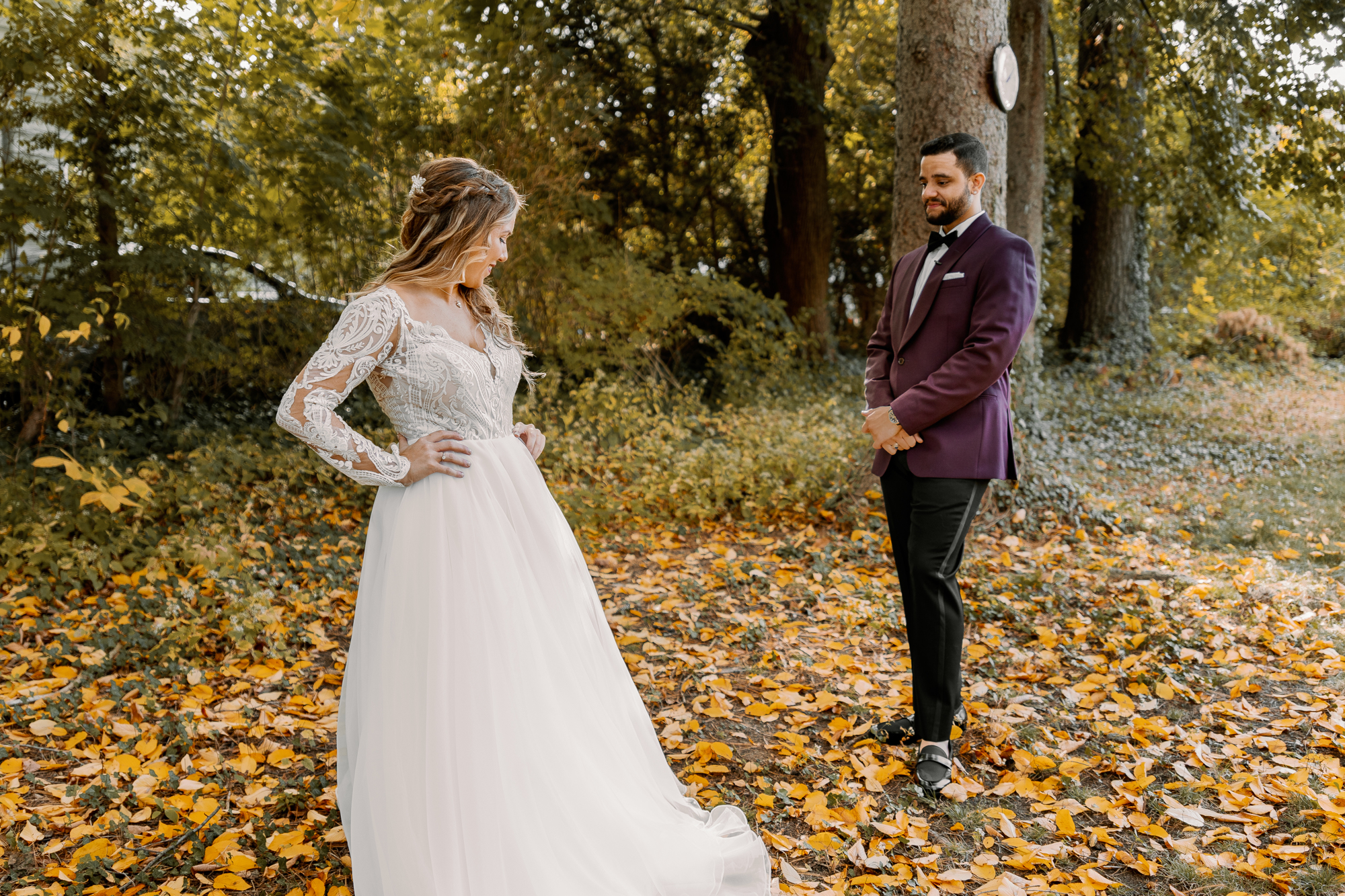 First look at fall backyard wedding