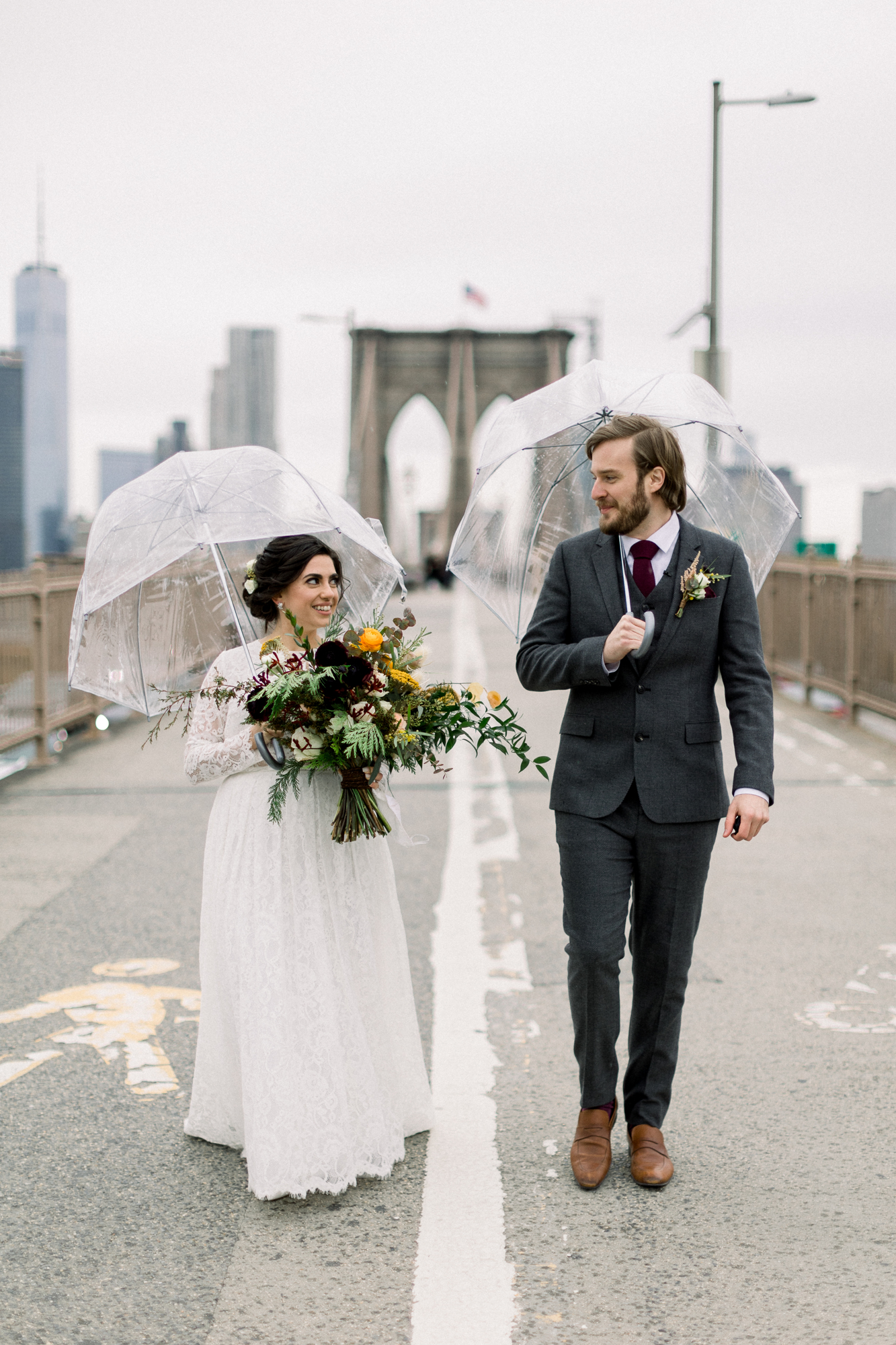 Elopement wedding photos on the Brooklyn Bridge