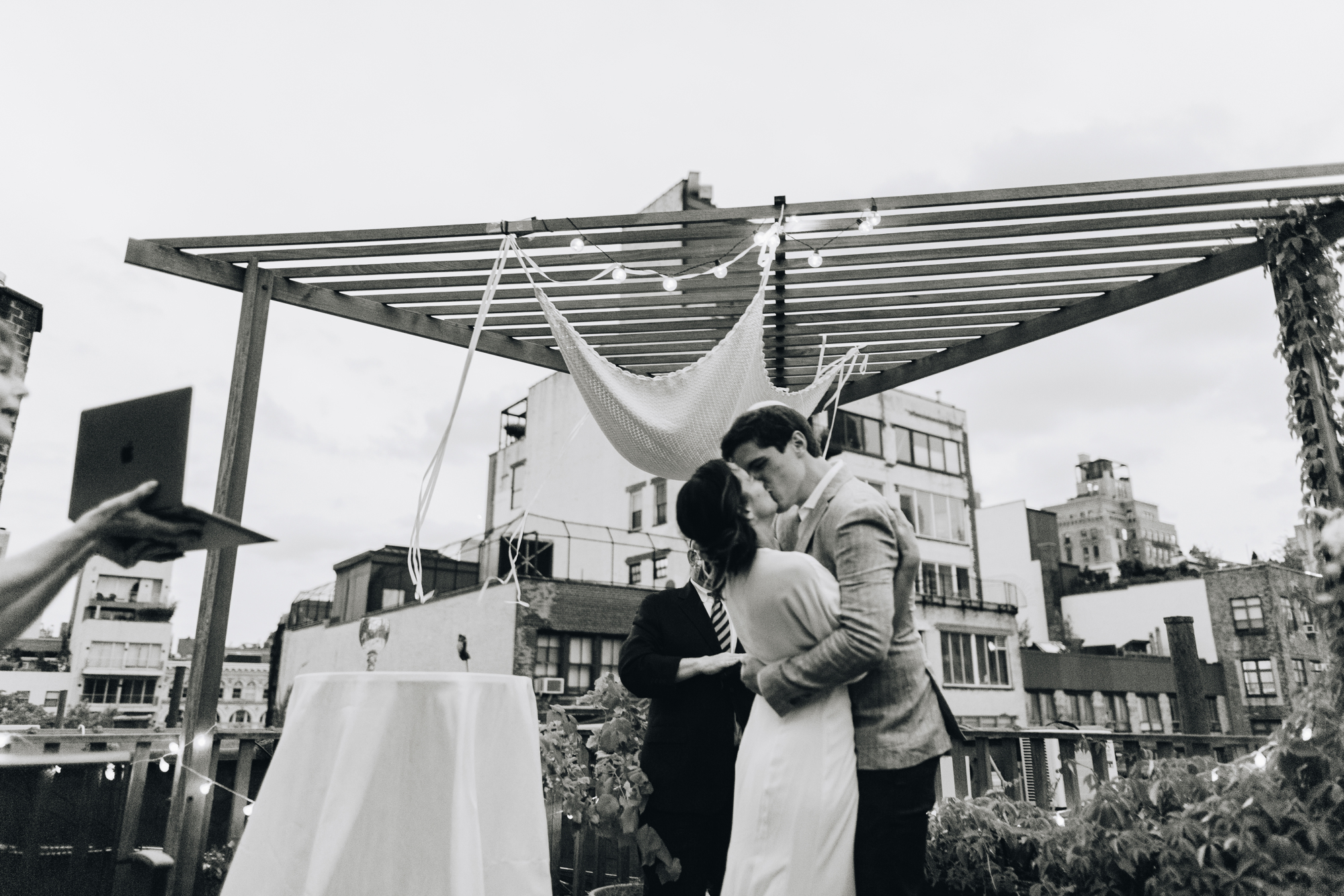Romantic rooftop micro wedding in New York