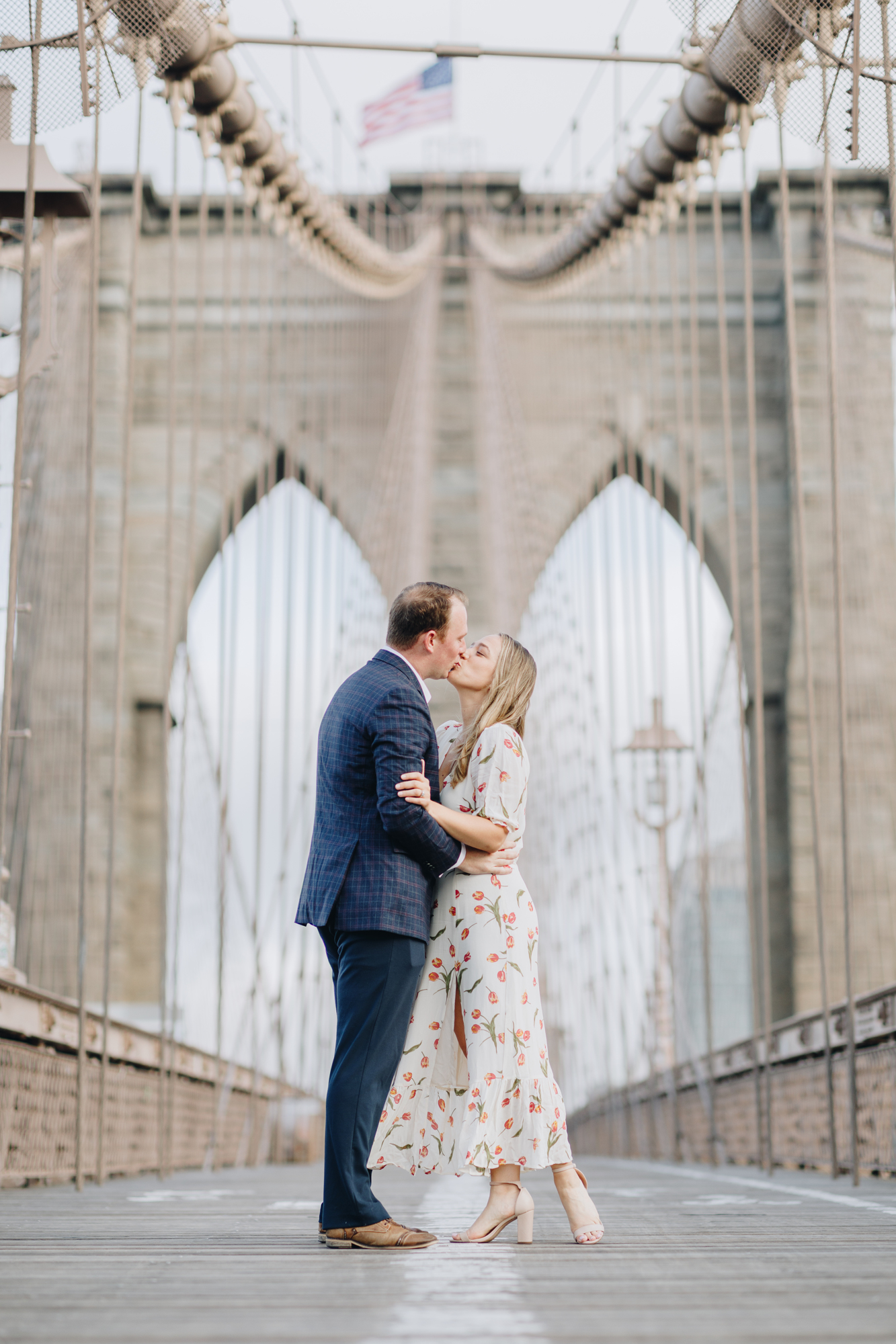 Gorgeous engagement photos on the Brooklyn Bridge