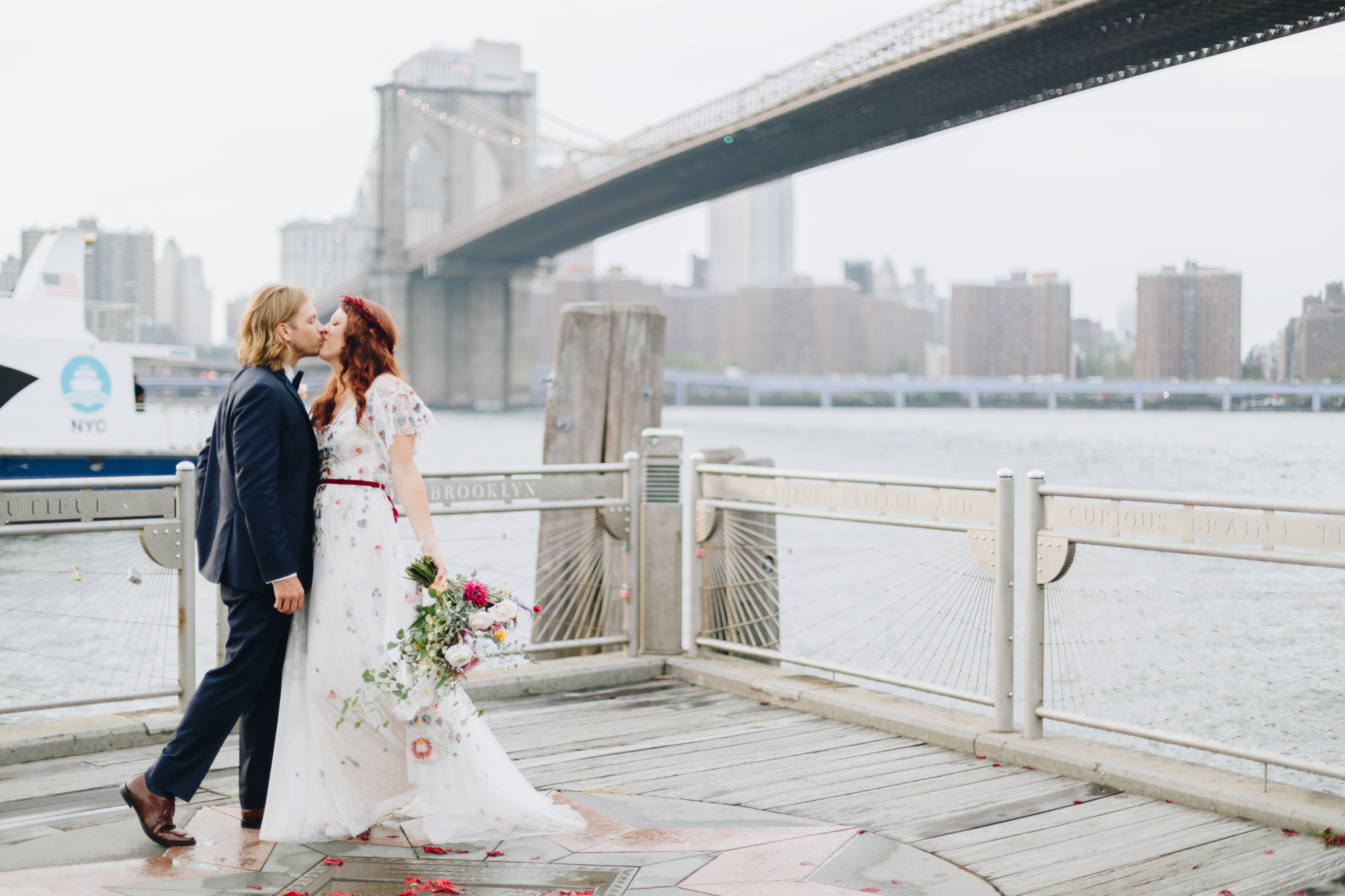 Brooklyn micro-weddng photos with gorgeous backdrop of Brooklyn Bridge