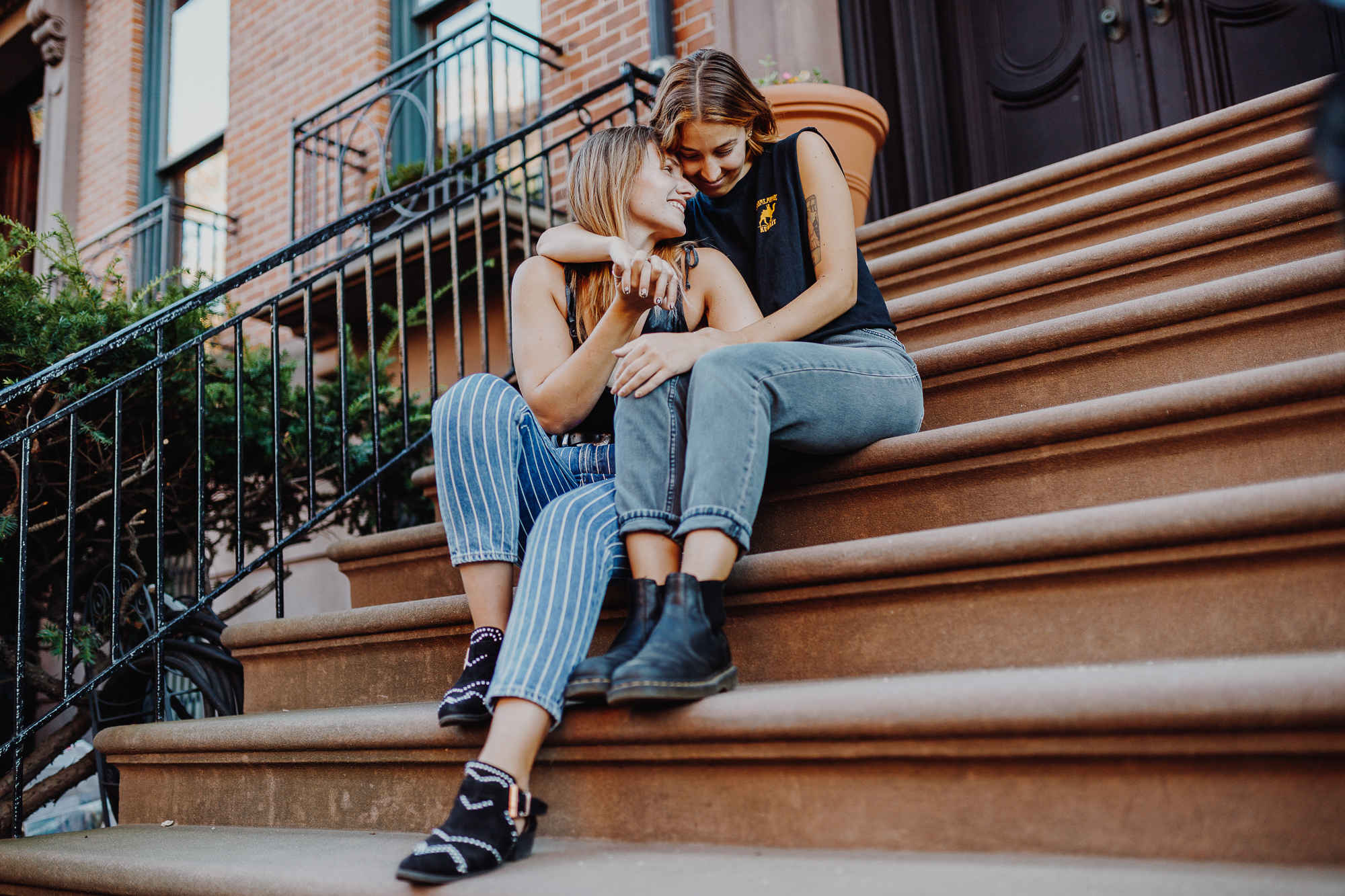 Brownstone engagement photos in Brooklyn Heights