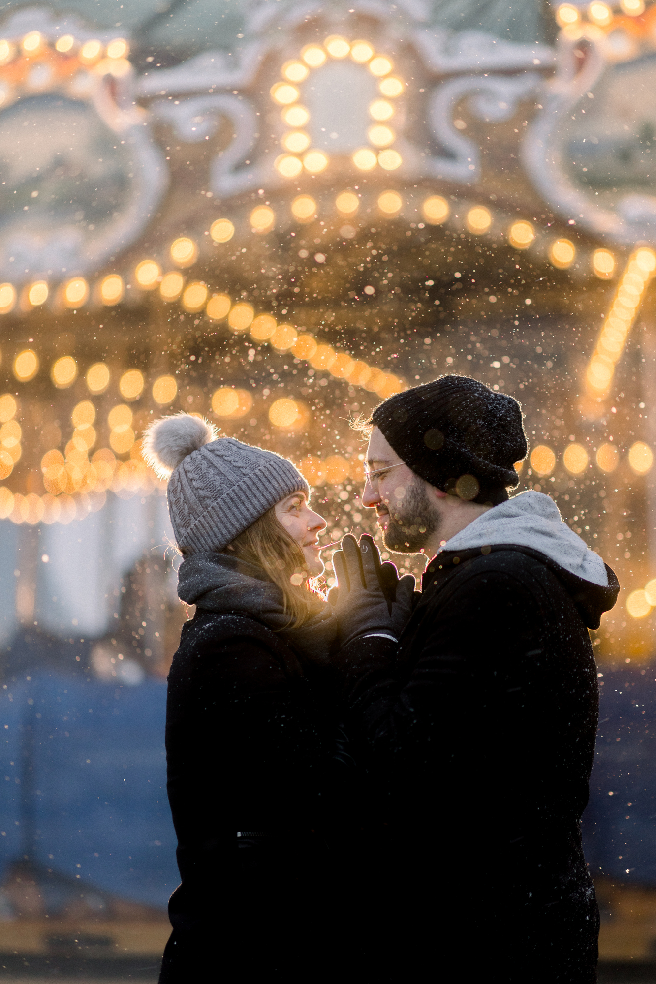 Winter engagement photos in Brooklyn Bridge Park