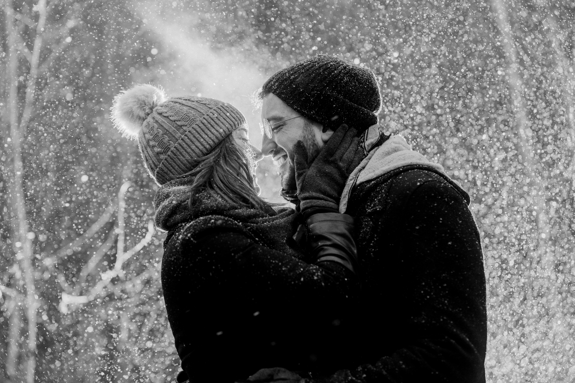Snowy engagement photos in Dumbo