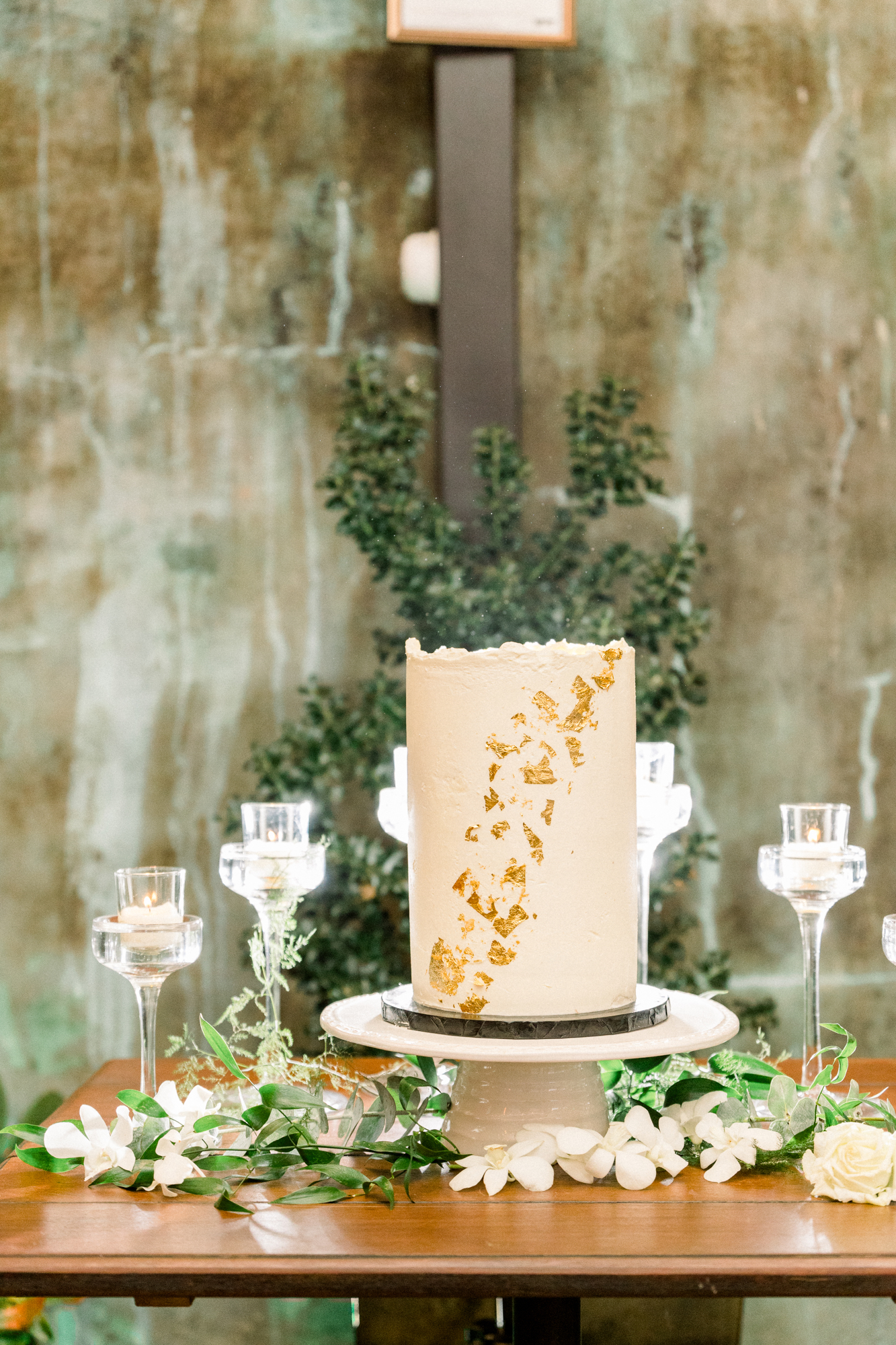 MyMoon wedding reception layout with cake