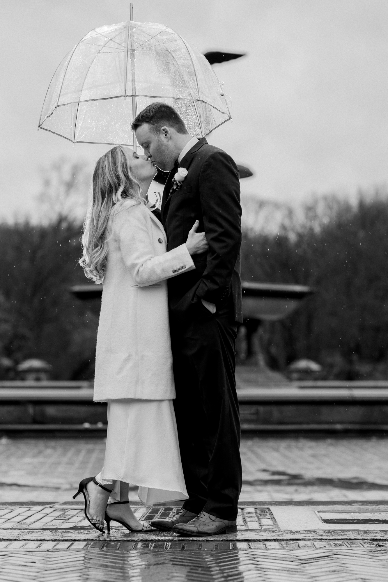 Rainy wedding photos in Central Park
