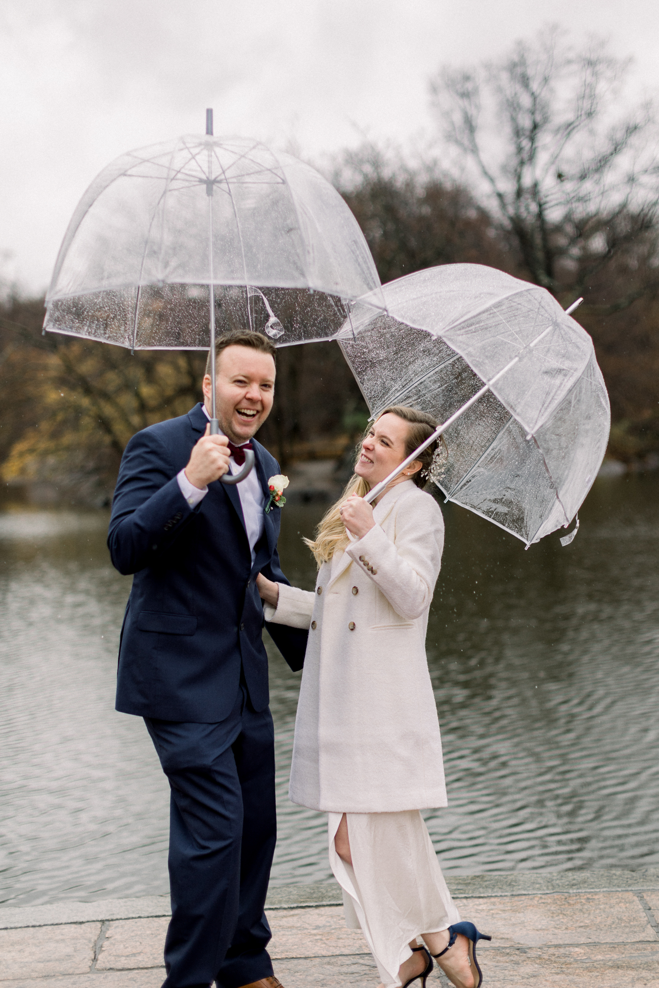 Rainy Manhattan wedding photos in Central Park