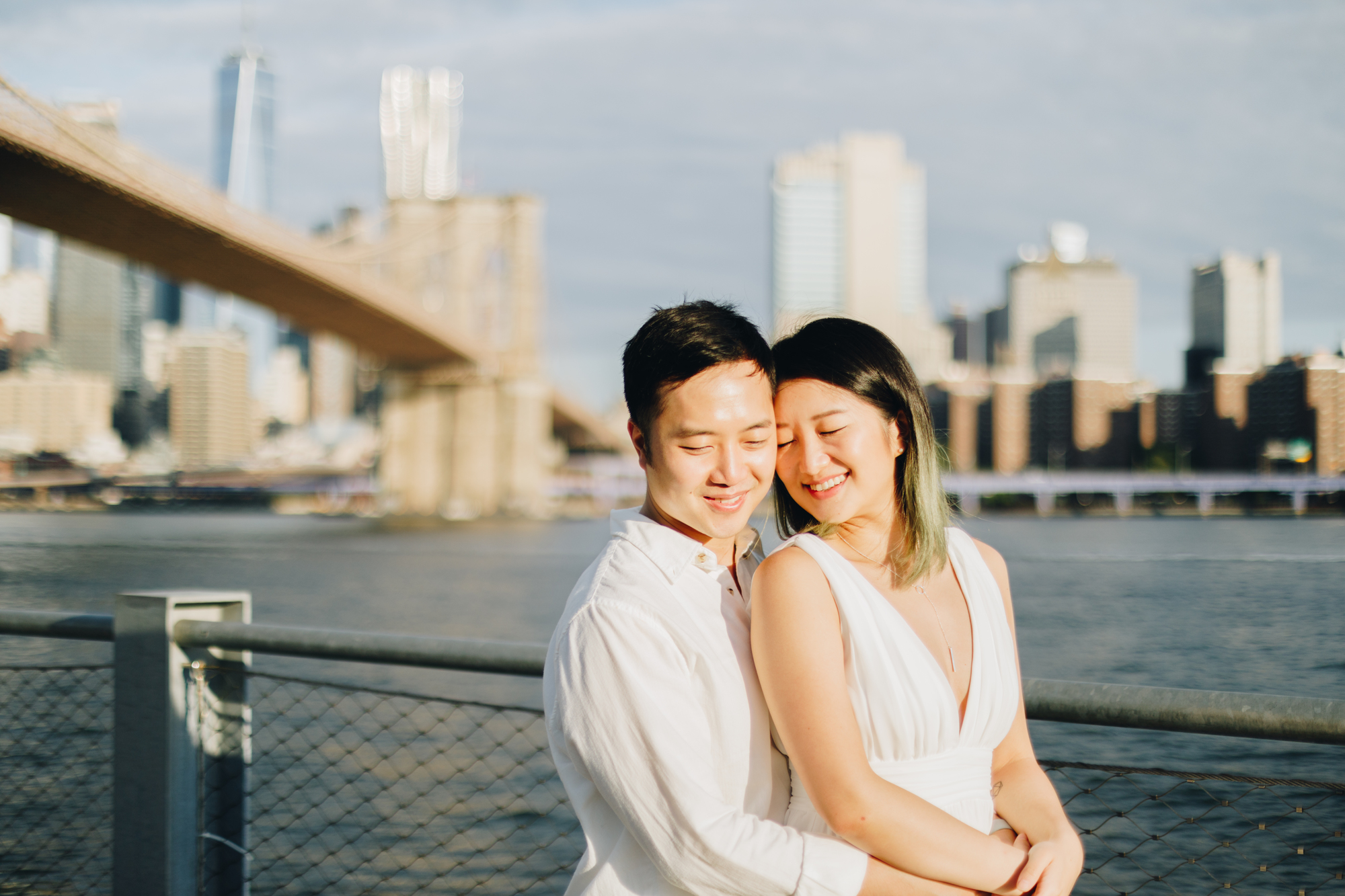 Romantic morning engagement photos in Brooklyn Bridge Park