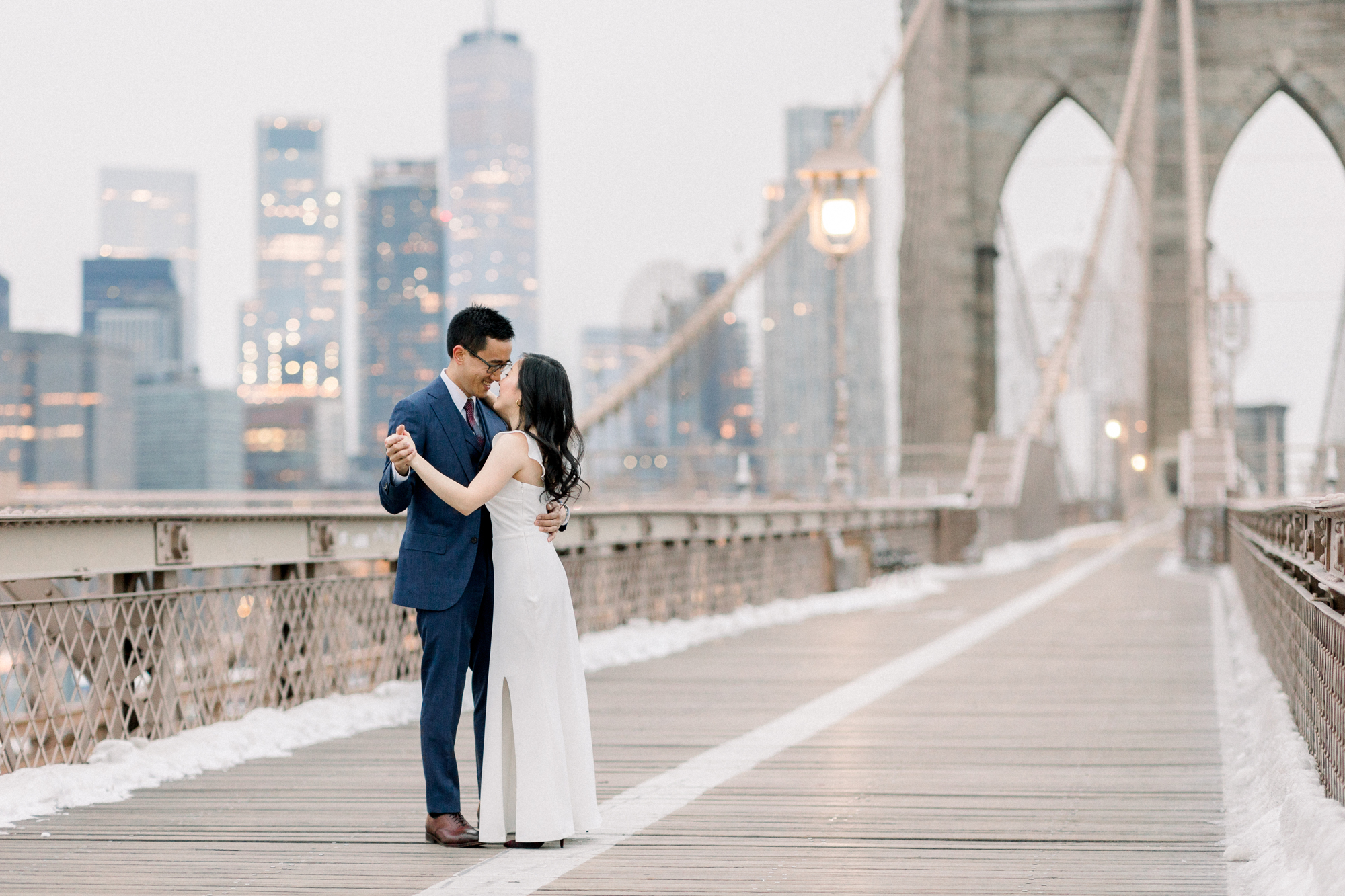 Wedding photos on the Brooklyn Bridge