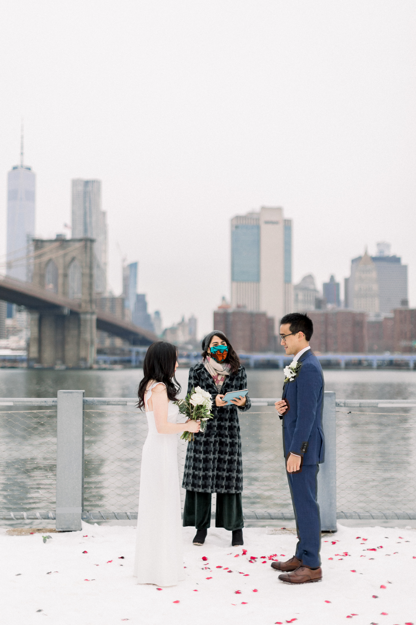 Winter elopement in Brooklyn Bridge Park