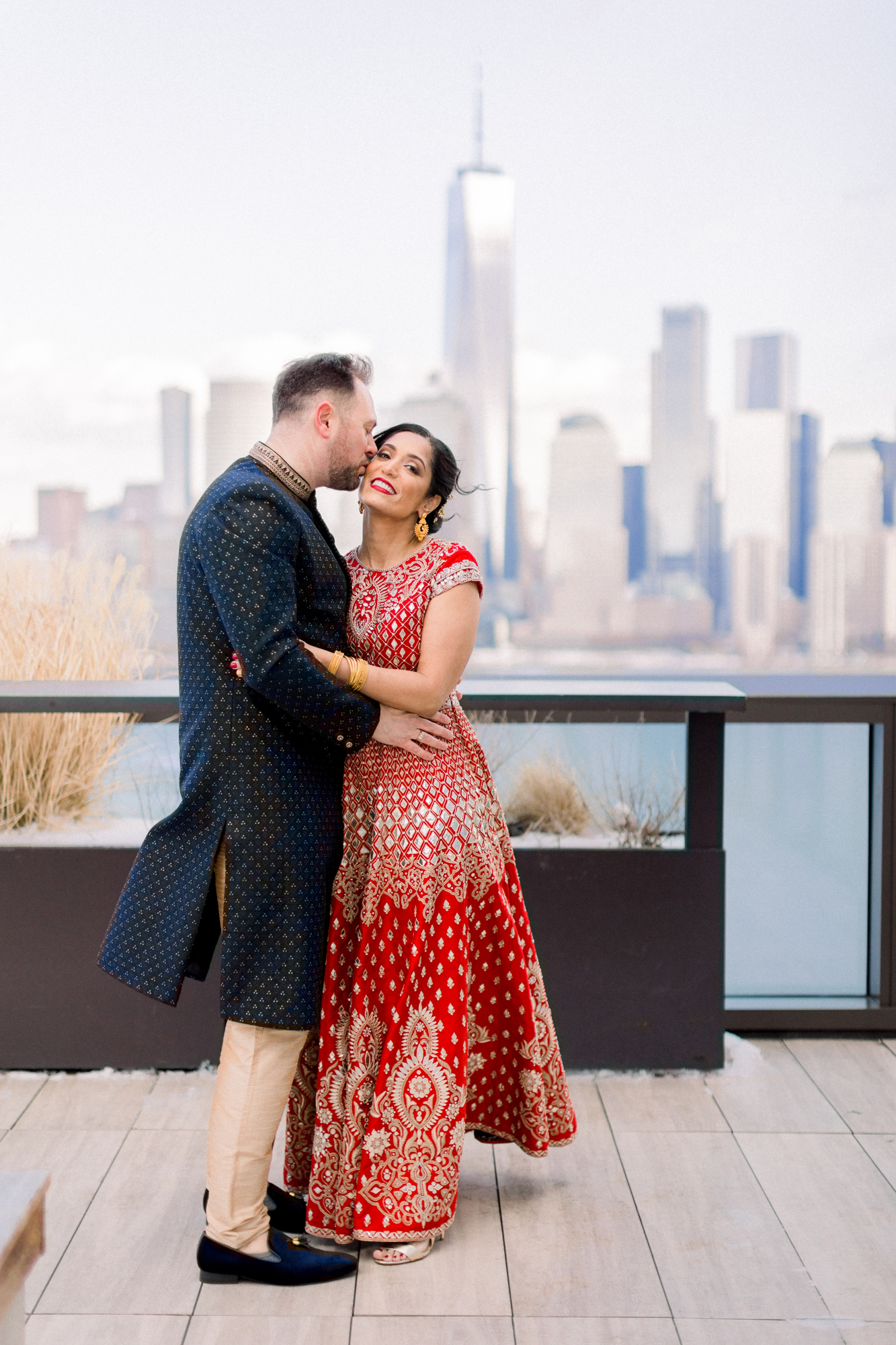 Pretty Wedding with NYC skyline view in Jersey City at Exchange Place