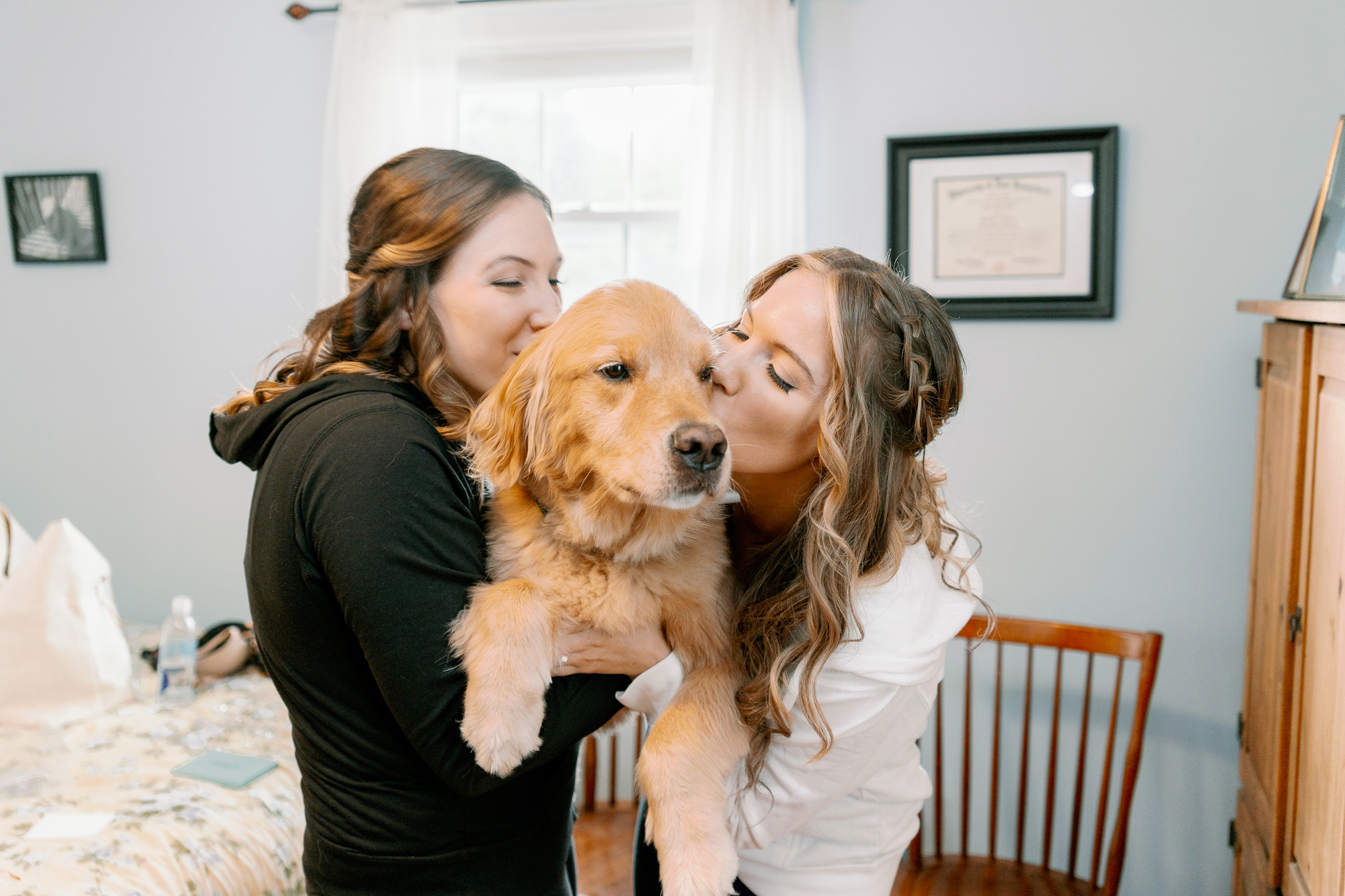 Sweet Wedding Photos with Dogs