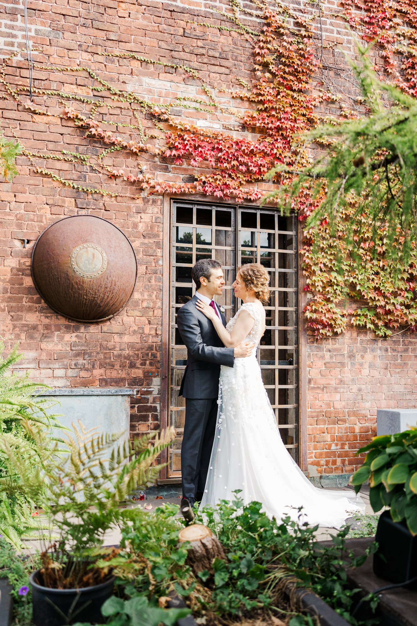Dreamy Fall Wedding Photos at The Foundry in Long Island City