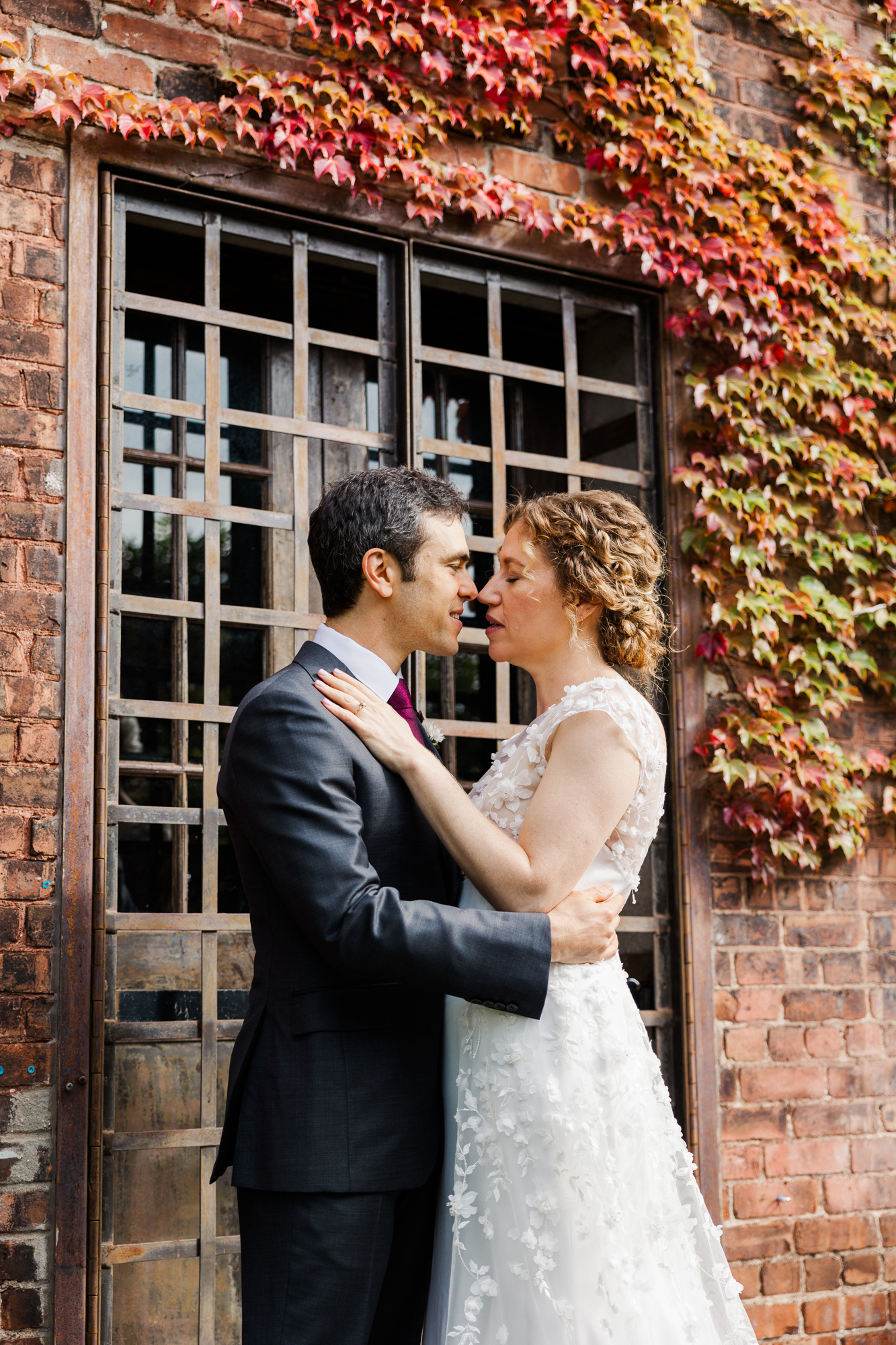 Charming Fall Wedding Photos at The Foundry in Long Island City
