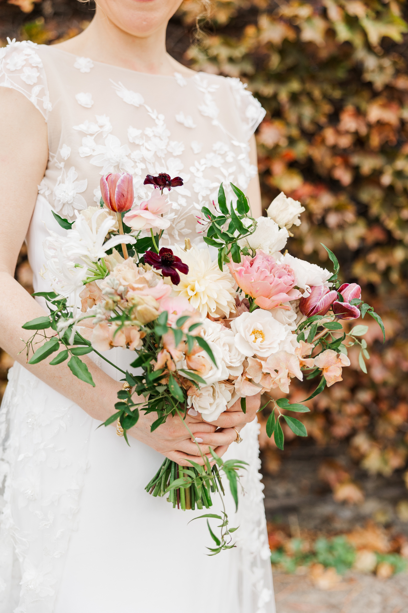 Pretty Fall Wedding Photos at The Foundry in Long Island City
