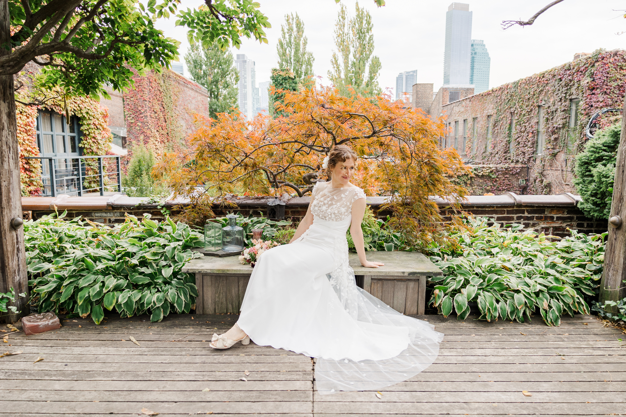 Stylish Fall Wedding Photos at The Foundry in Long Island City
