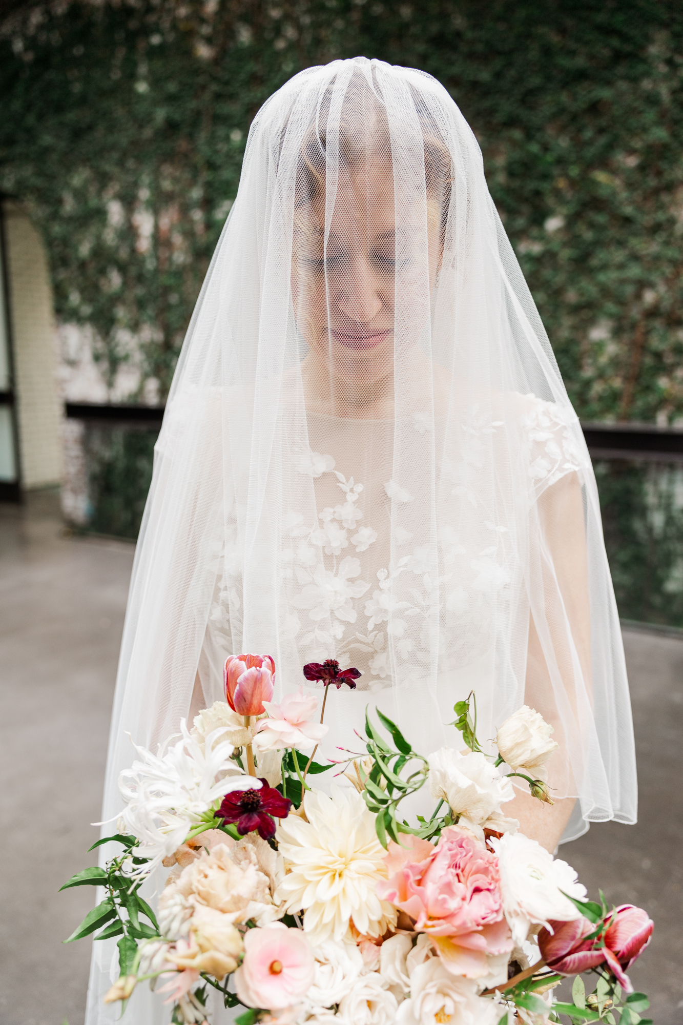 Stunning Fall Wedding Photos at The Foundry in Long Island City