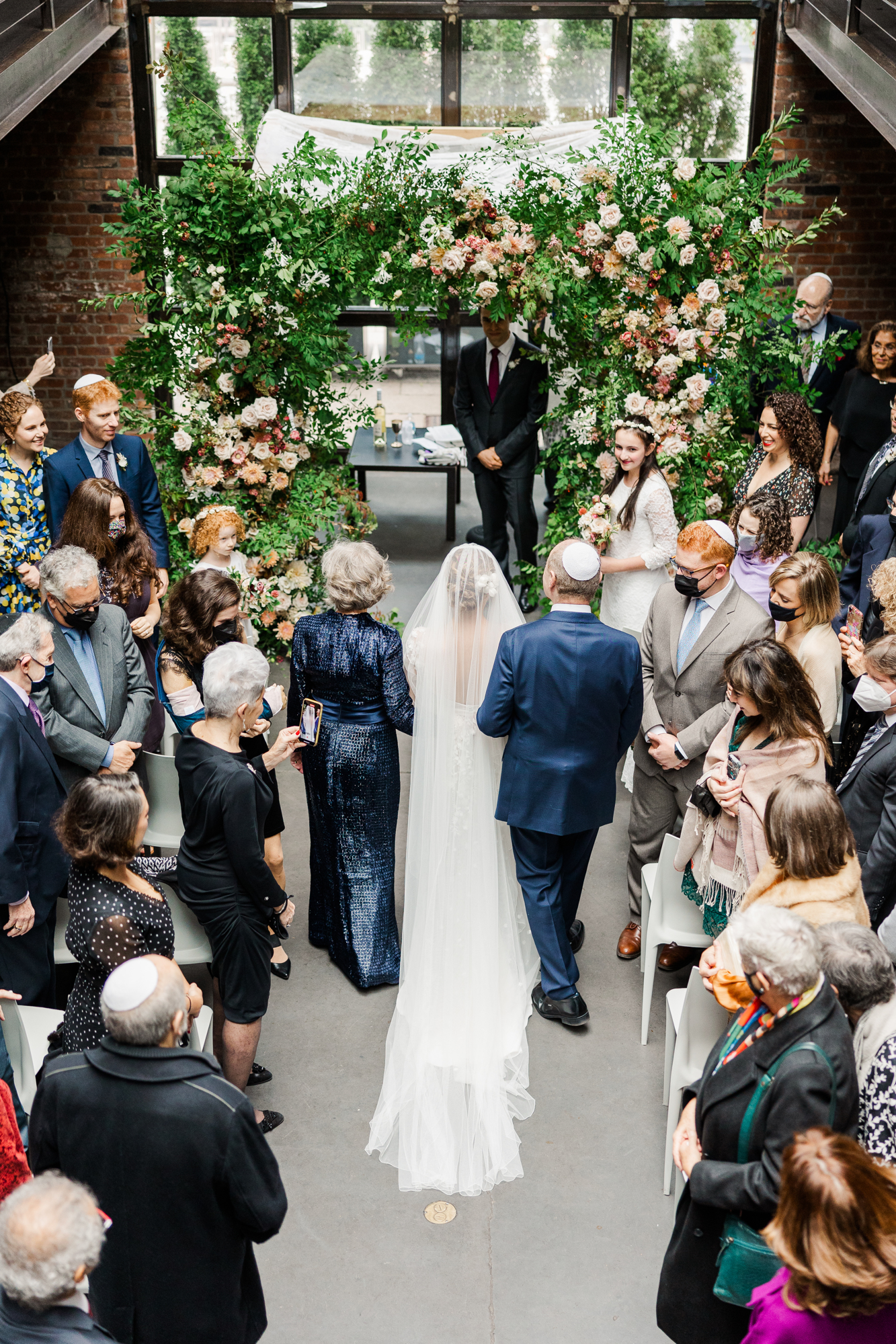 Magical Fall Wedding Photos at The Foundry in Long Island City