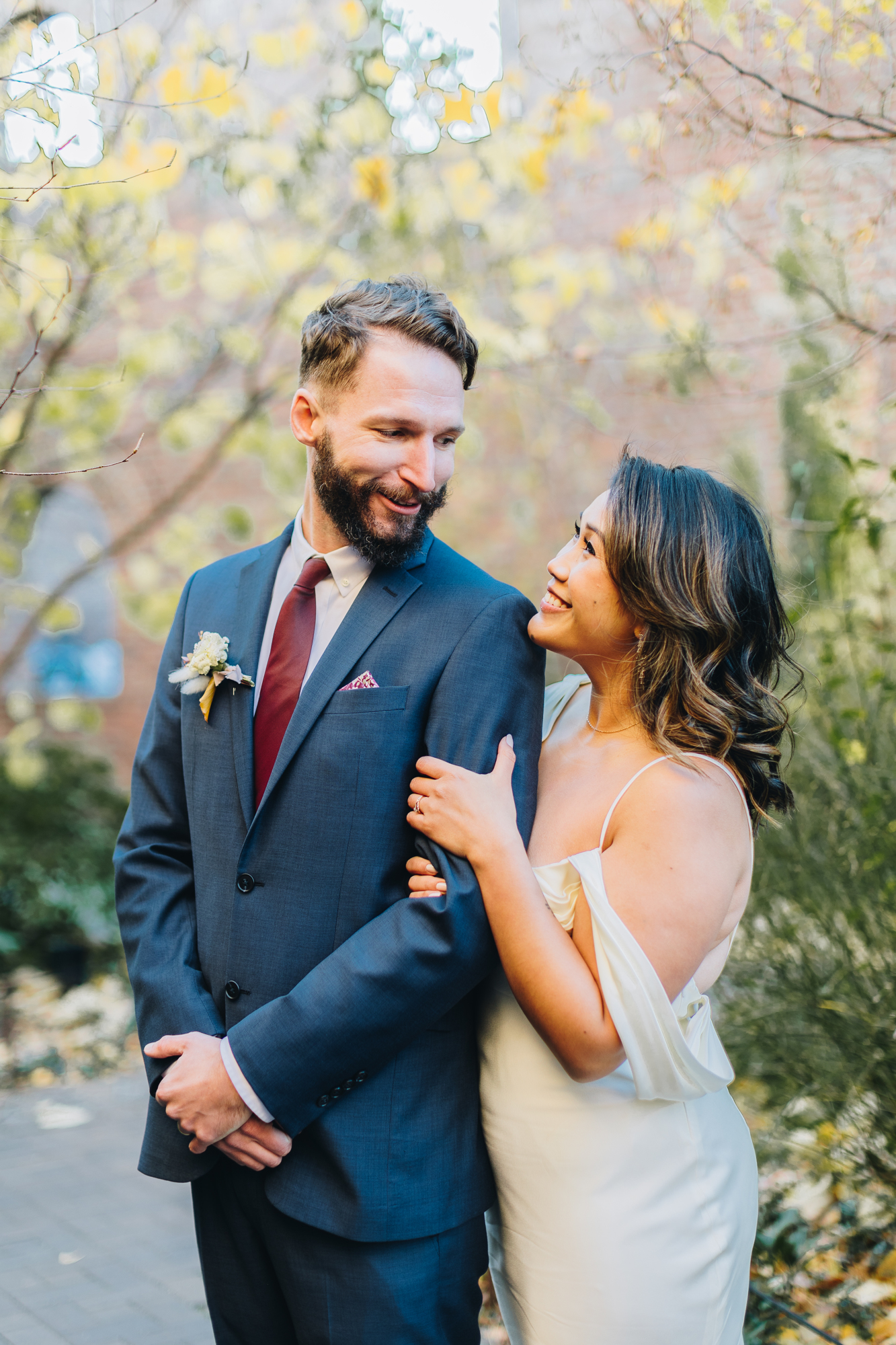 Beautiful Fall DUMBO Elopement with New York views and foliage