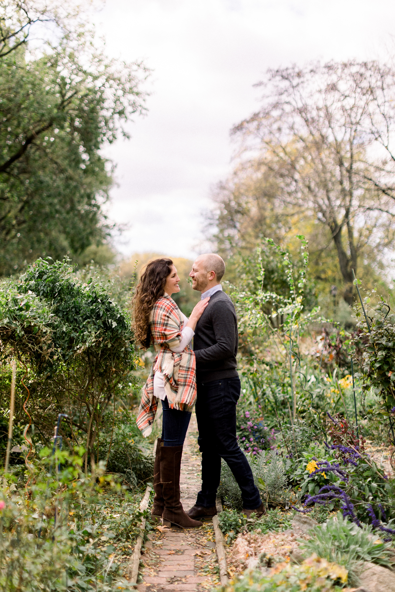 Gorgeous Fall Riverside Park Engagement Photography