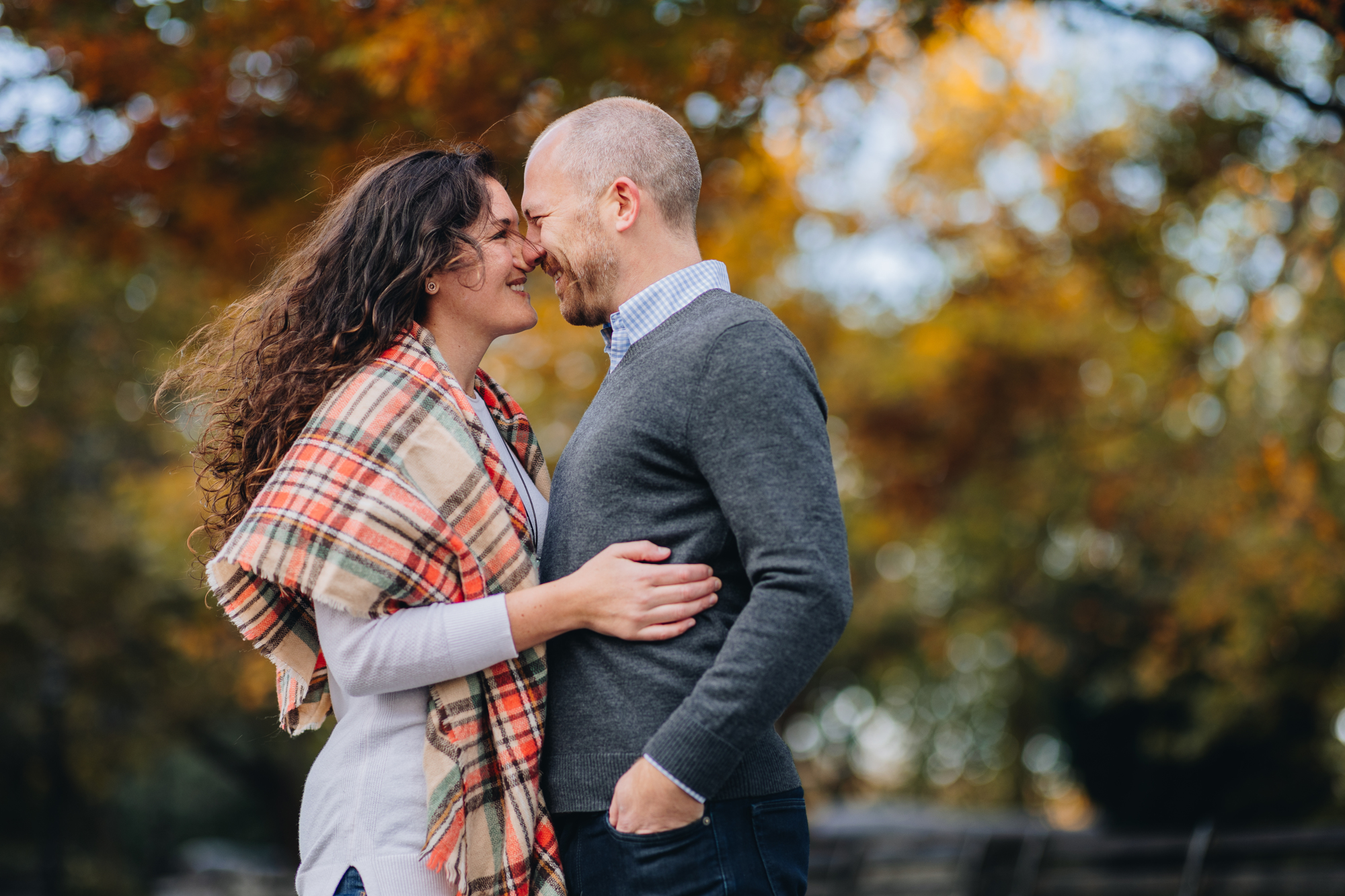 Sweet Fall Riverside Park Engagement Photography