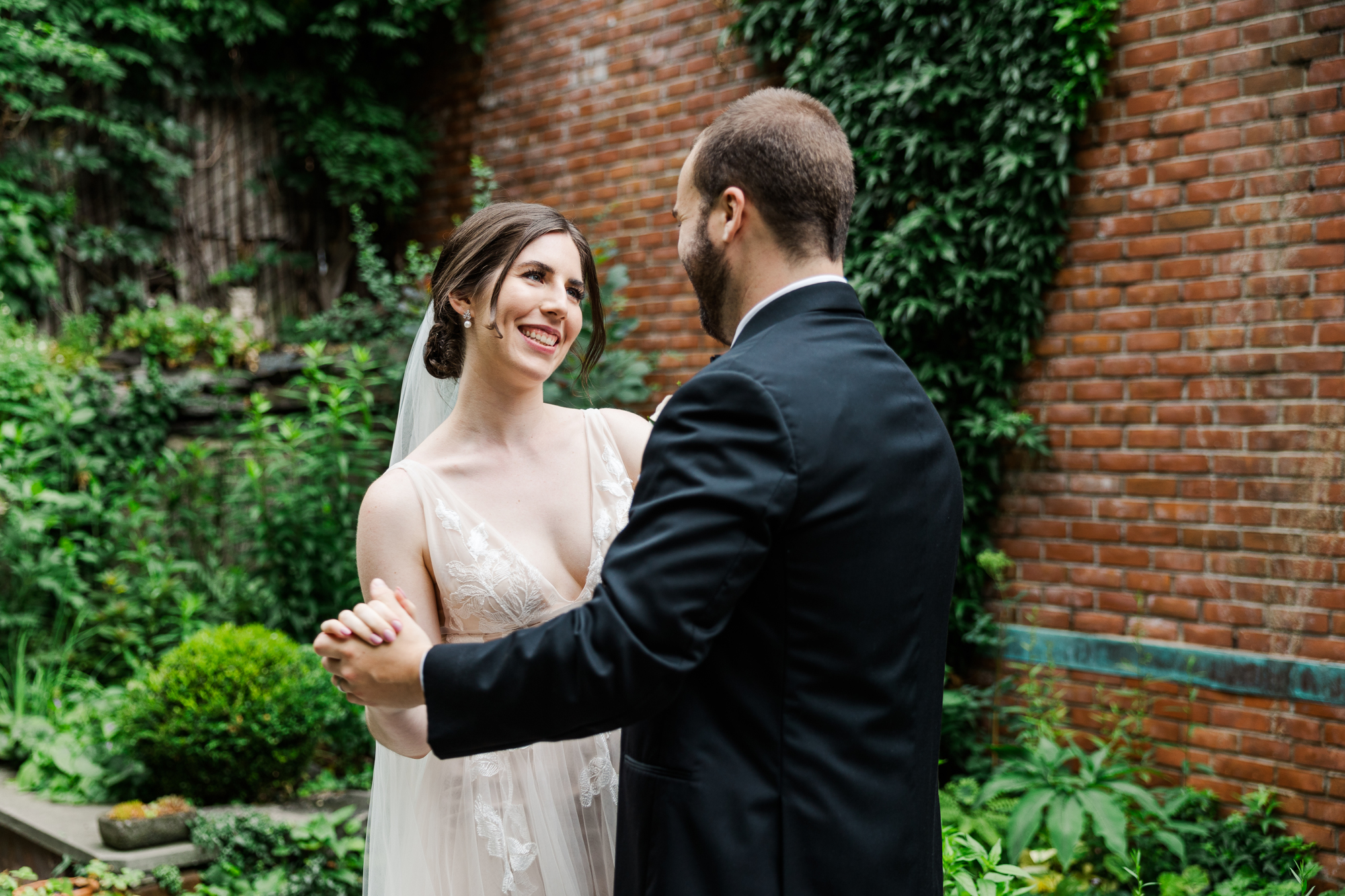 Traveling New York Wedding Photographers