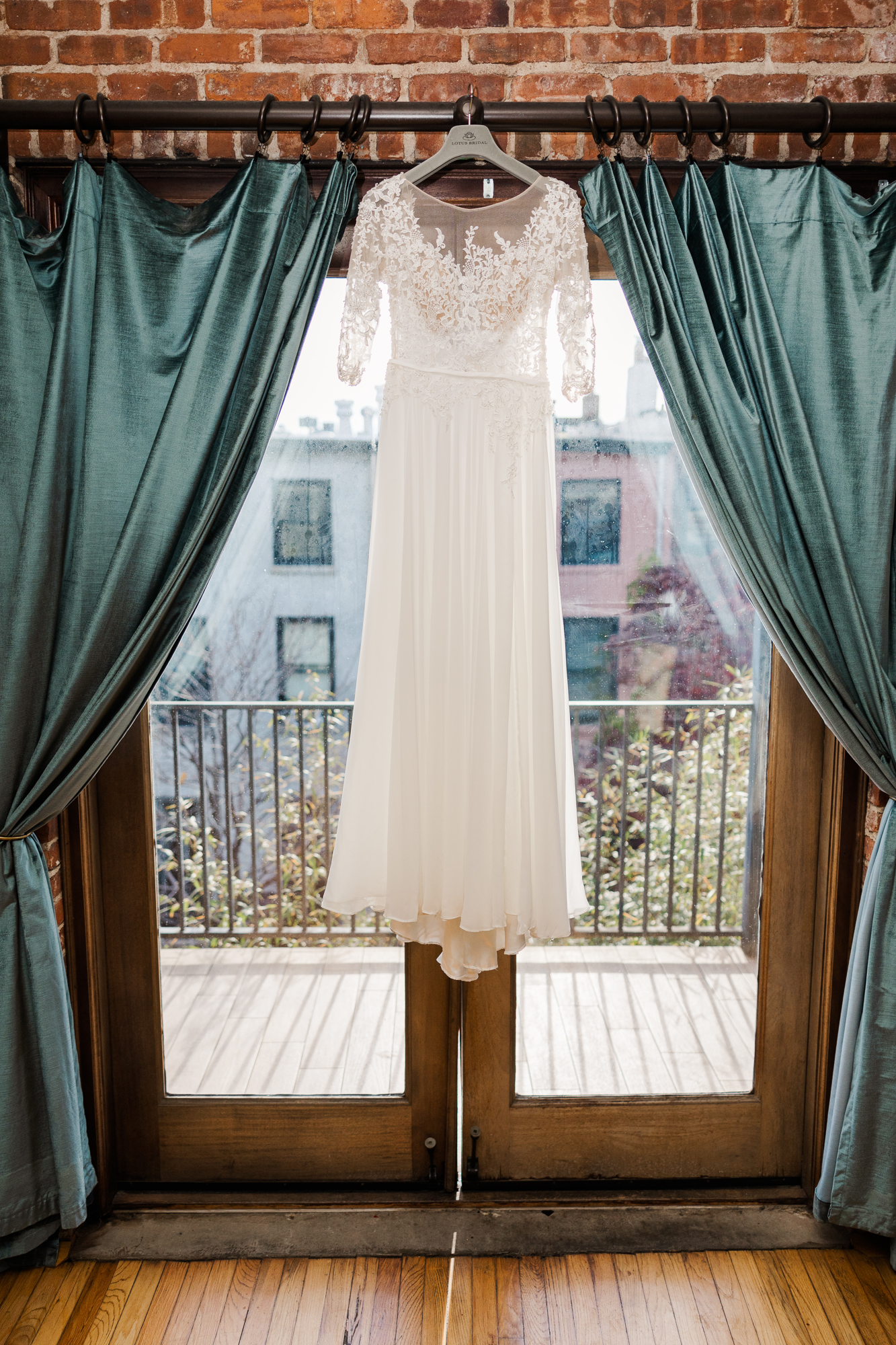 Glamorous Wintery Brooklyn Wedding Photography at Deity