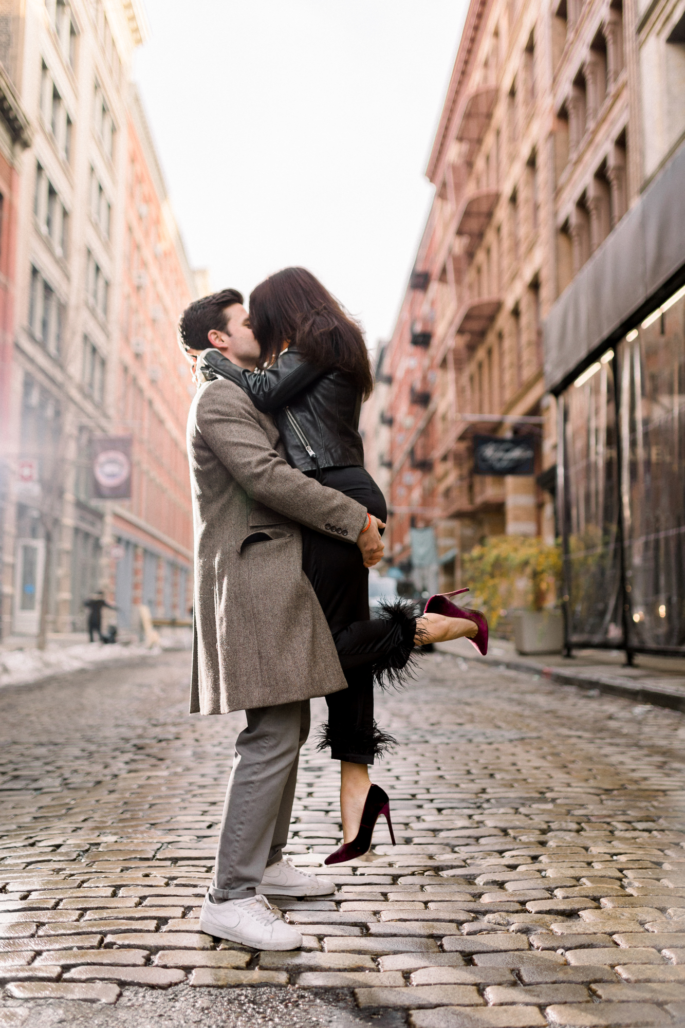 Stylish Engagement Photos in Rainy Soho New York
