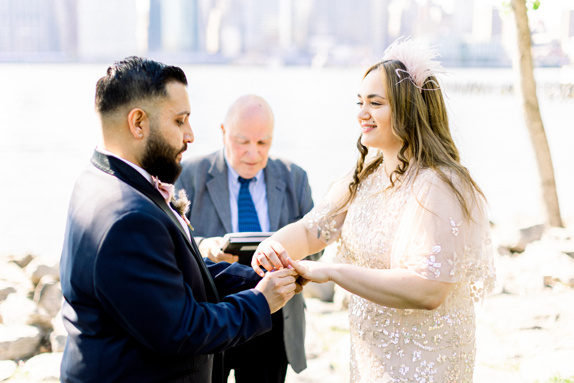 Charming Wedding Photos in New York's Brooklyn Bridge Park