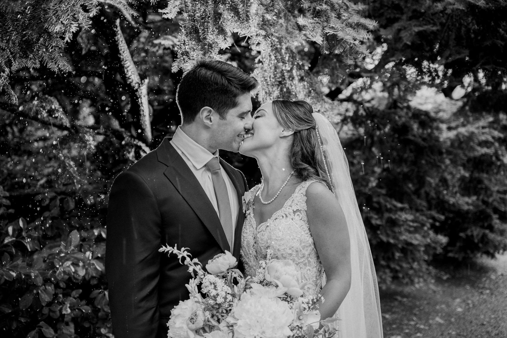 Breathtaking New York Wedding Photos in Conservatory Garden