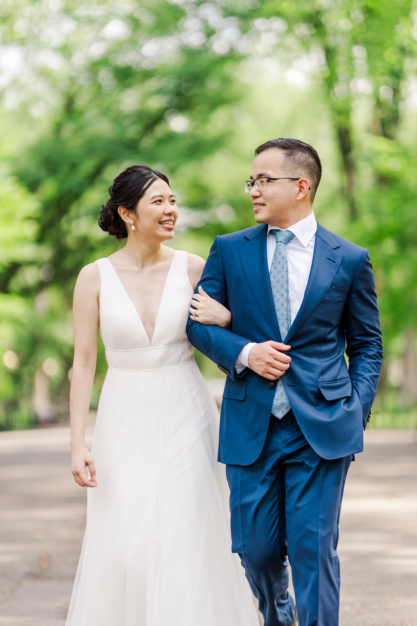 Vivid Photos of New York Elopement in DUMBO and Central Park