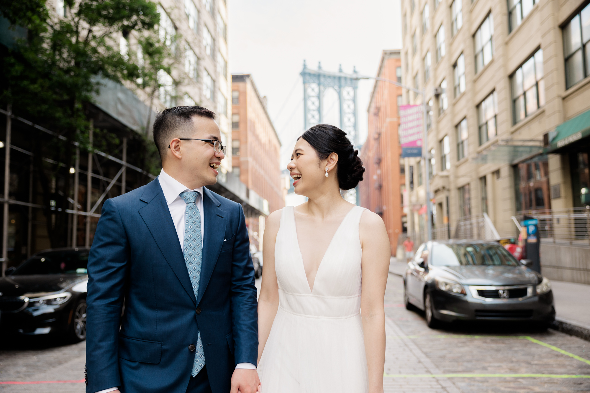 Pretty Elopement Photography in New York\'s DUMBO and Central Park