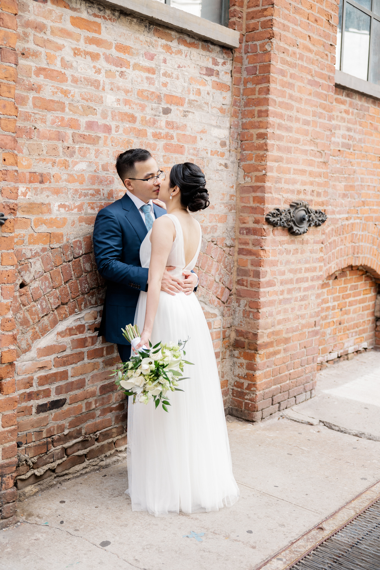 Vivid Elopement Photography in New York\'s DUMBO and Central Park