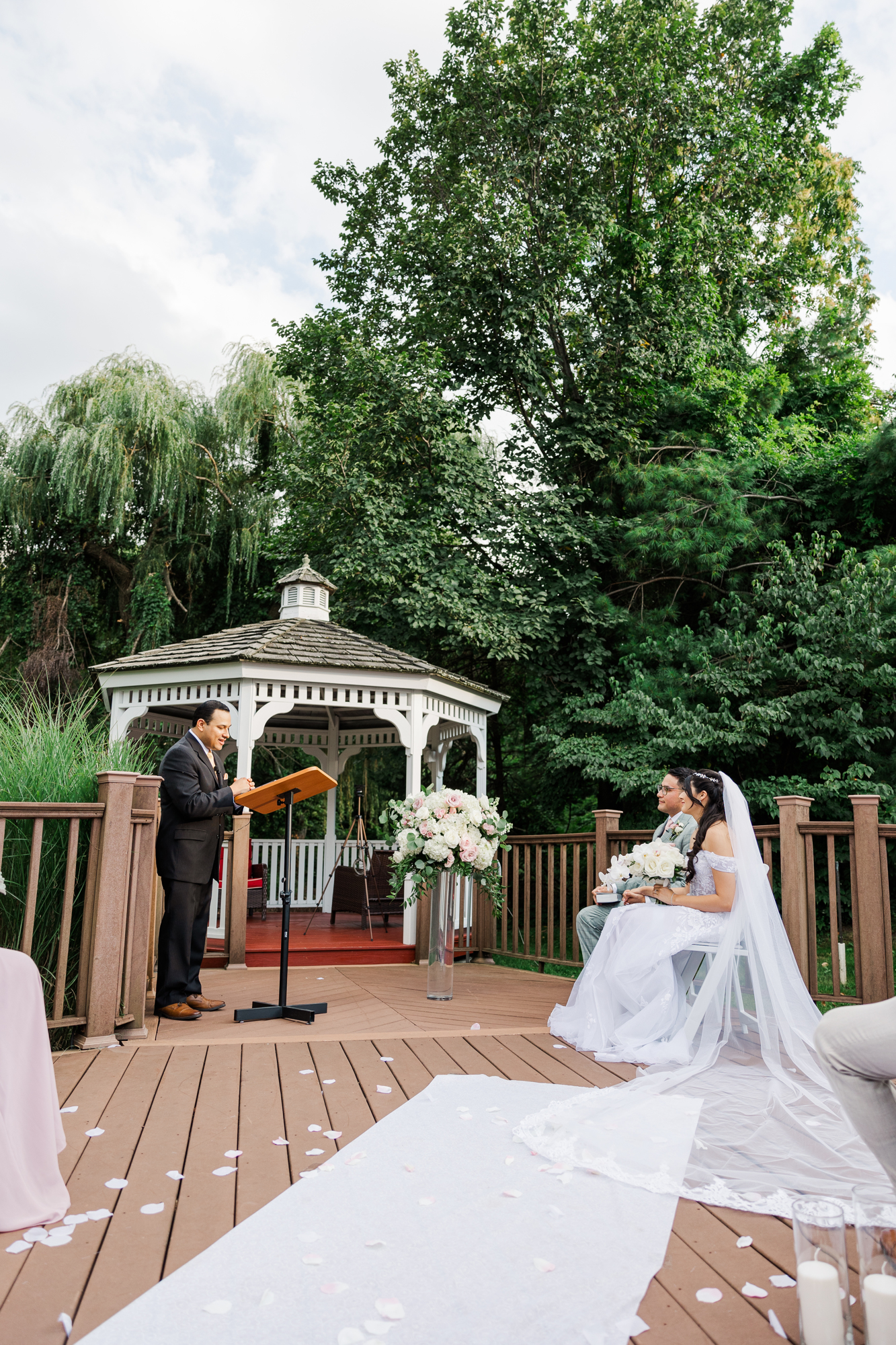 Romantic Queens Vivo Bayside Wedding Photos Featuring Little Bay Park