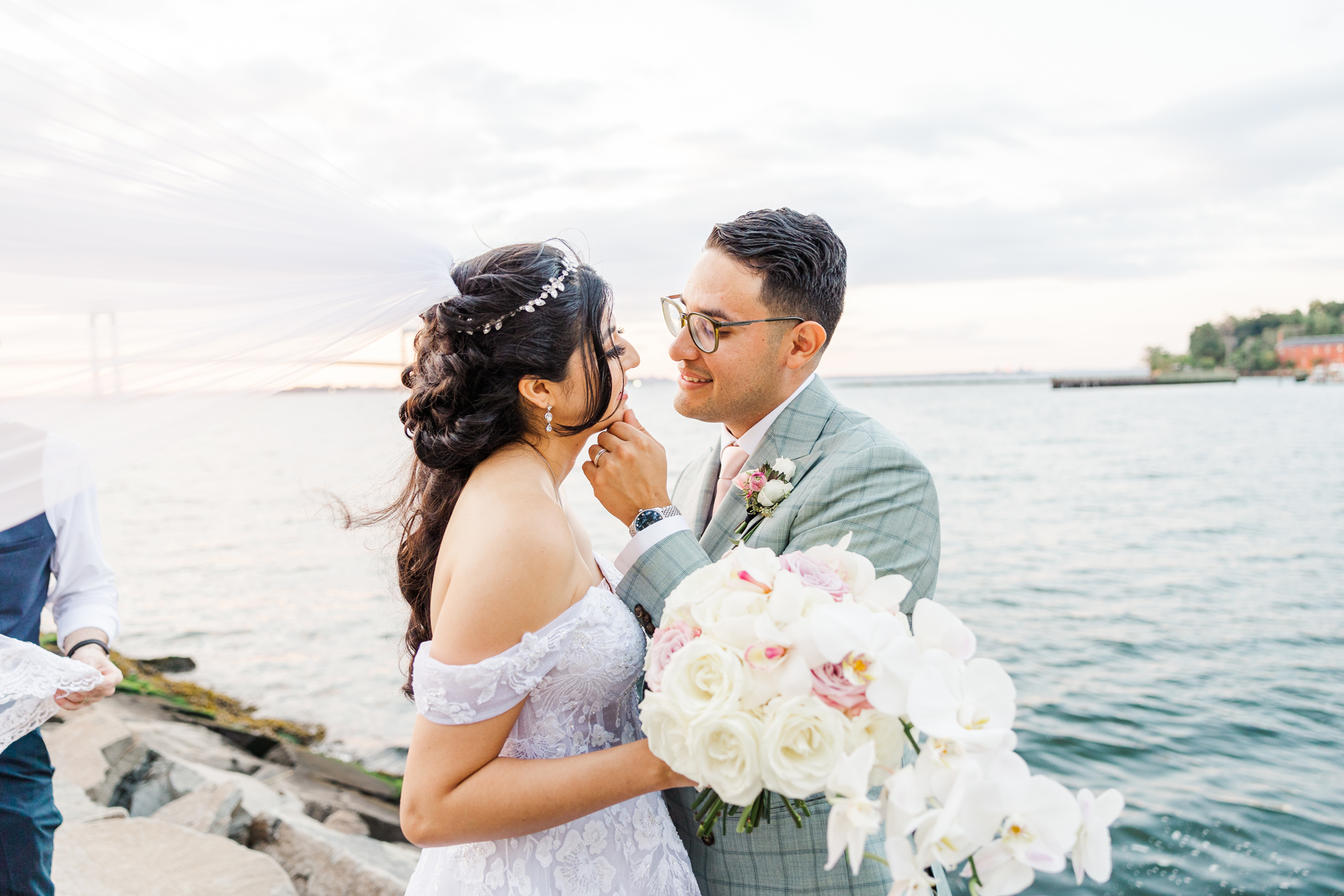 Scenic Queens Vivo Bayside Wedding Photos Featuring Little Bay Park