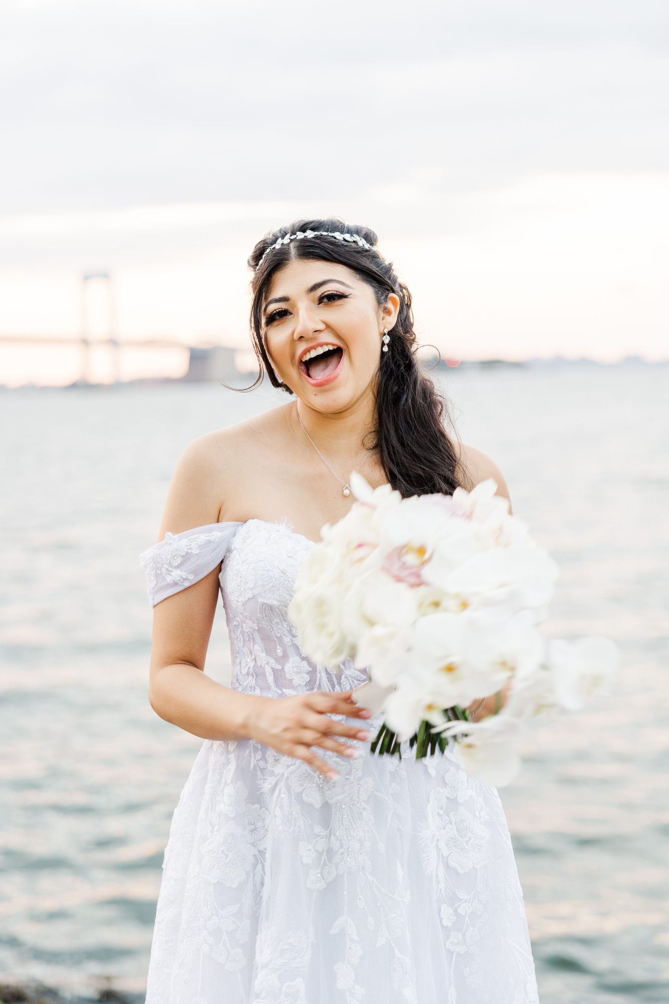 Stunning Queens Vivo Bayside Wedding Photos Featuring Little Bay Park