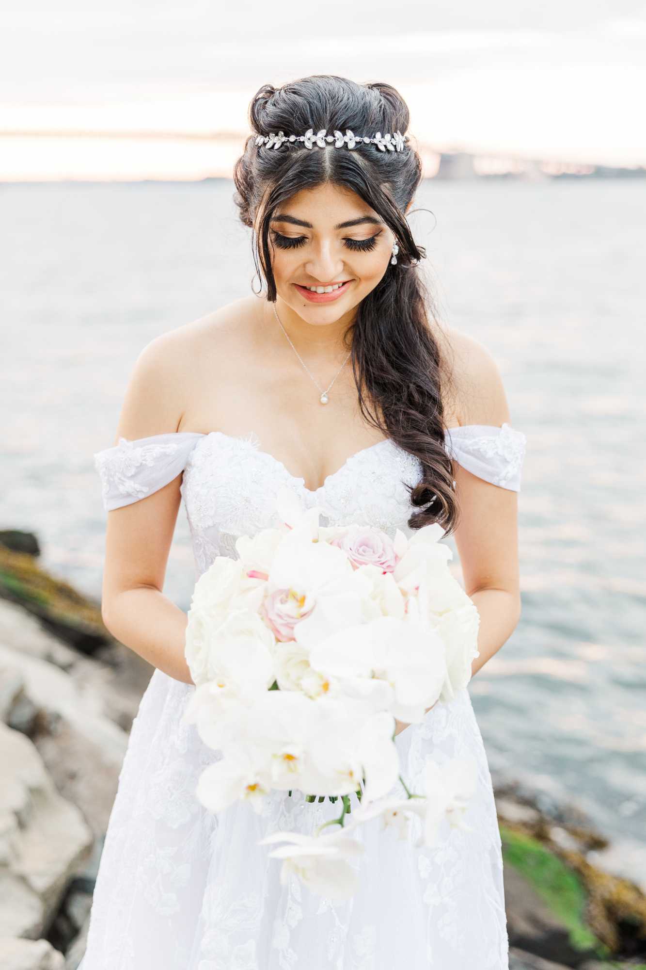 Stylish Queens Vivo Bayside Wedding Photos Featuring Little Bay Park