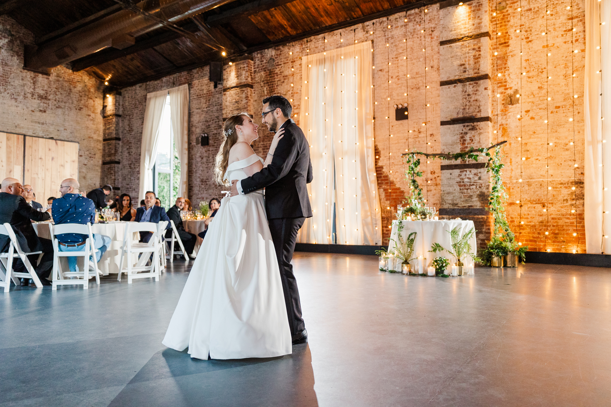 Eye-catching Green Building Wedding Photography with Rustic Elements
