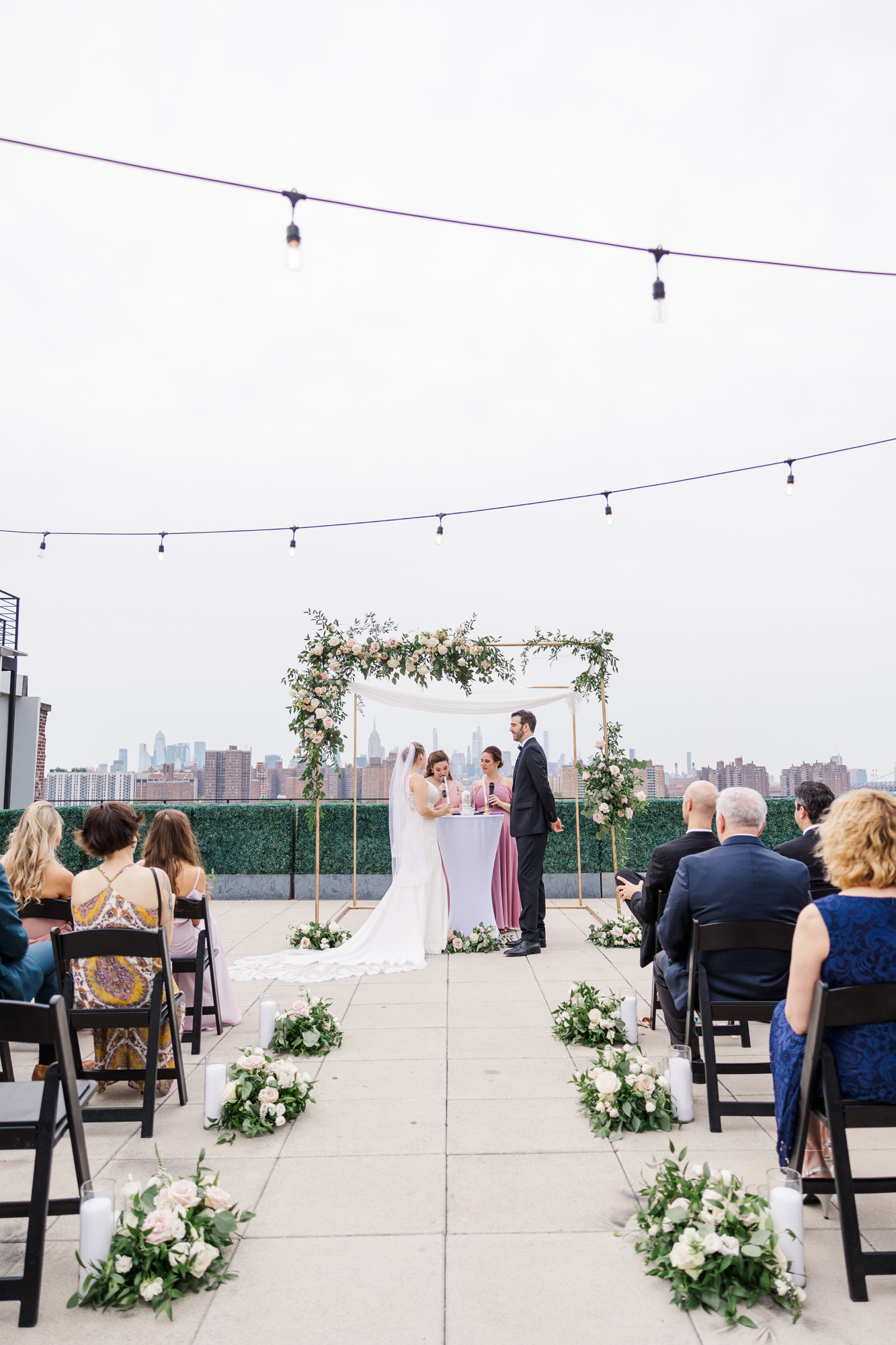 Stunning Brooklyn Wedding Photos at Bridgepoint Featuring the New York City Skyline 