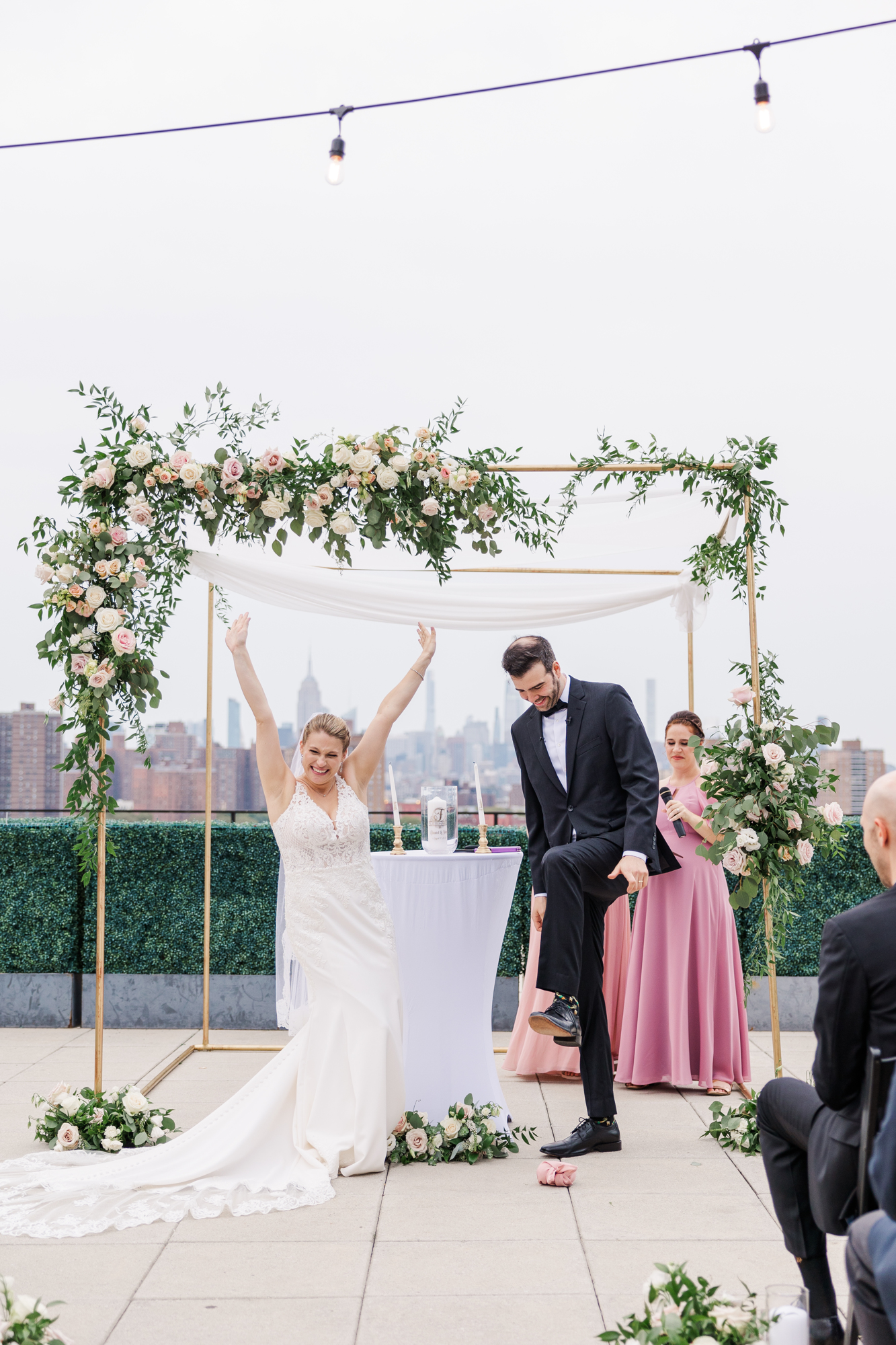 Dazzling Brooklyn Wedding Photos at Bridgepoint Featuring the New York City Skyline 