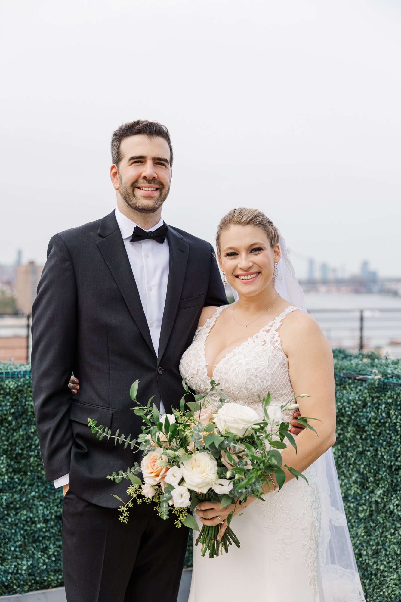 Lovely Brooklyn Wedding Photos at Bridgepoint Featuring the New York City Skyline 