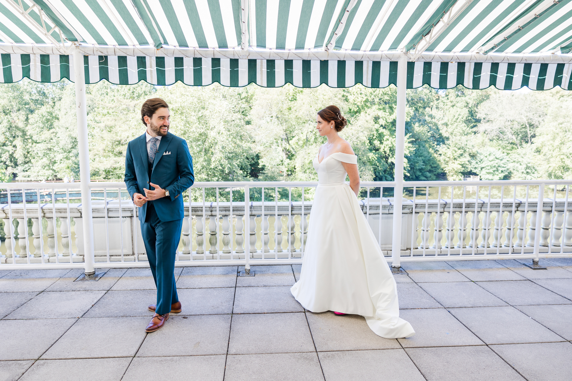 Breathtaking Fall Prospect Park Wedding Photos at the Boathouse