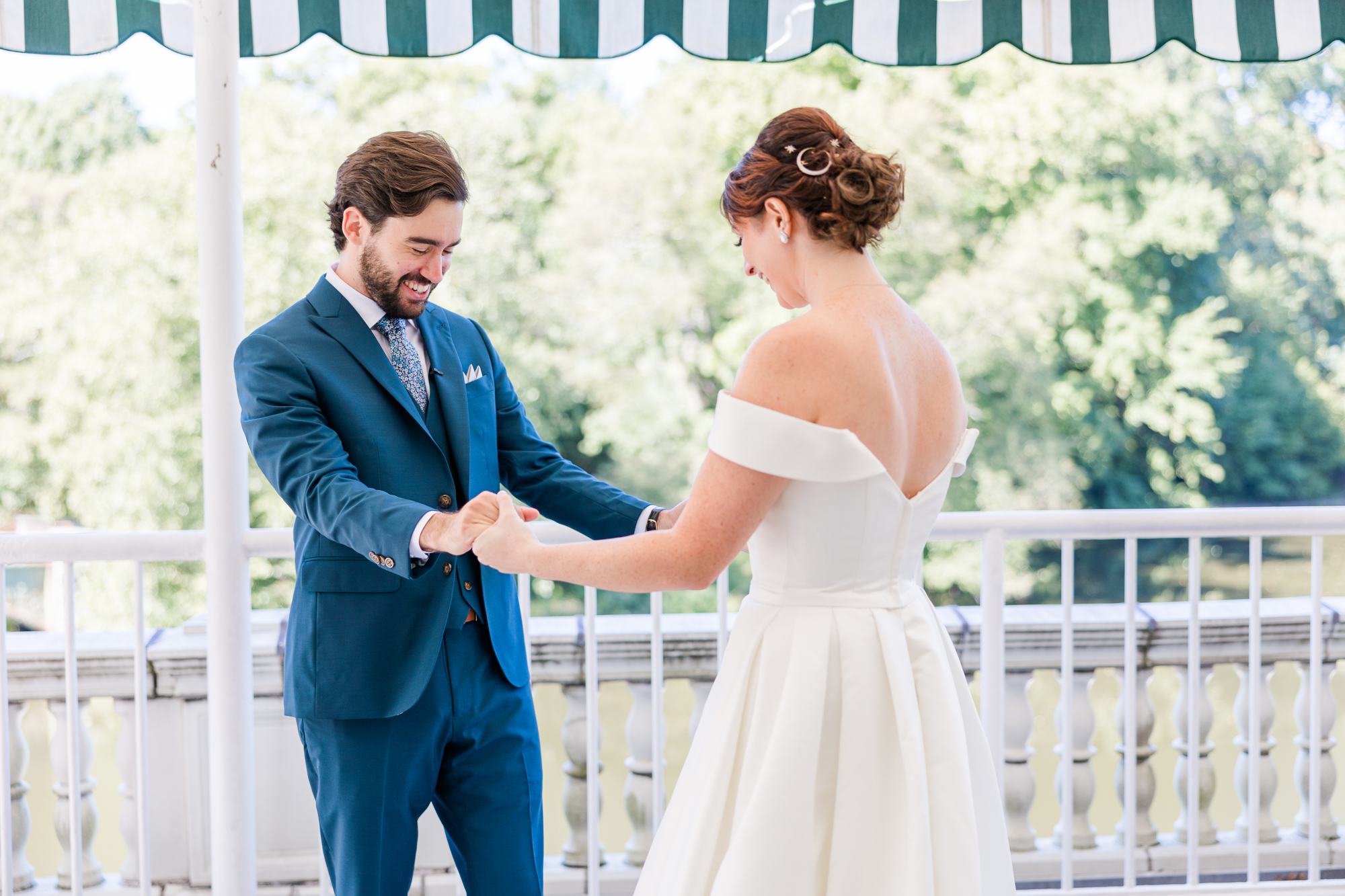 Dazzling Fall Prospect Park Wedding Photos at the Boathouse
