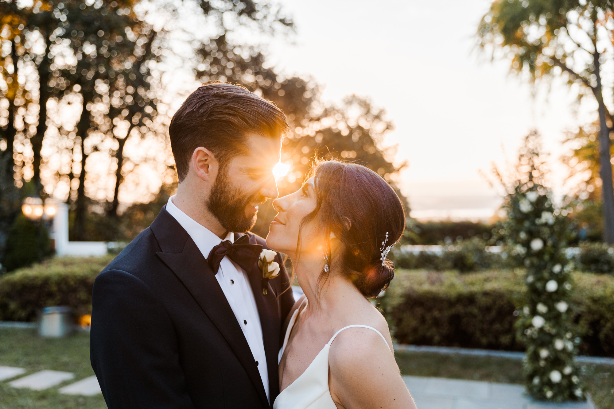 Glowing Sunset Briarcliff Manor Wedding Photos in Autumn in Hudson Valley