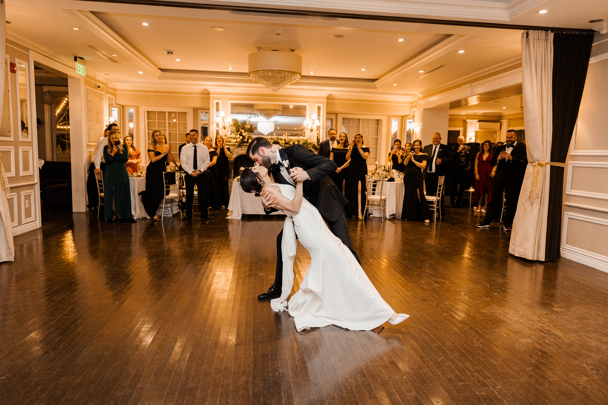 Romantic Sunset Briarcliff Manor Wedding Photos in Autumn in Hudson Valley