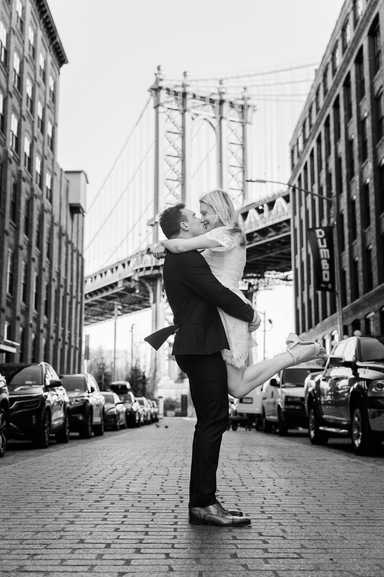 Romantic Brooklyn Bridge Engagement Photos in Late Fall
