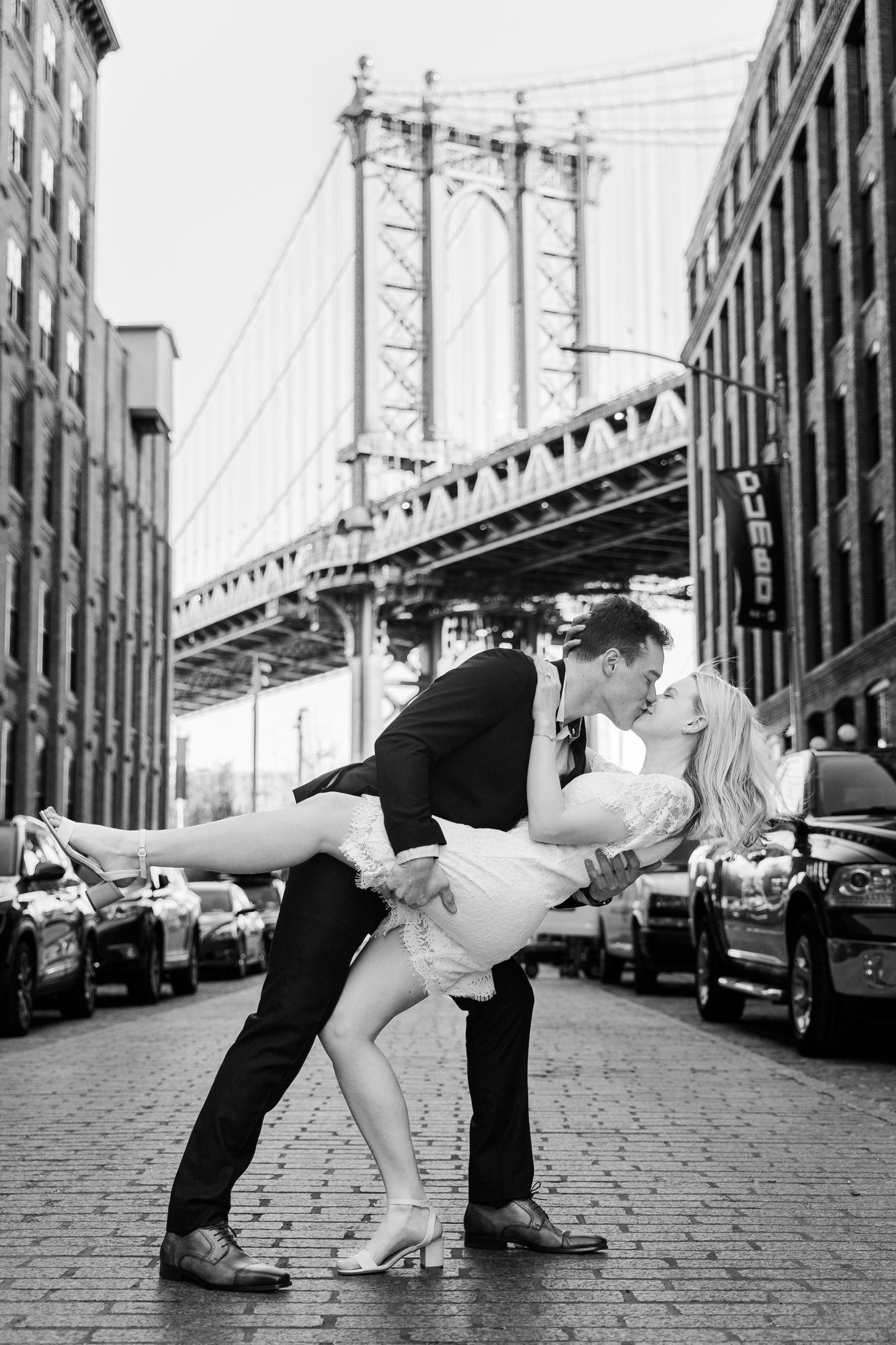 Extraordinary Brooklyn Bridge Engagement Photos in Late Fall