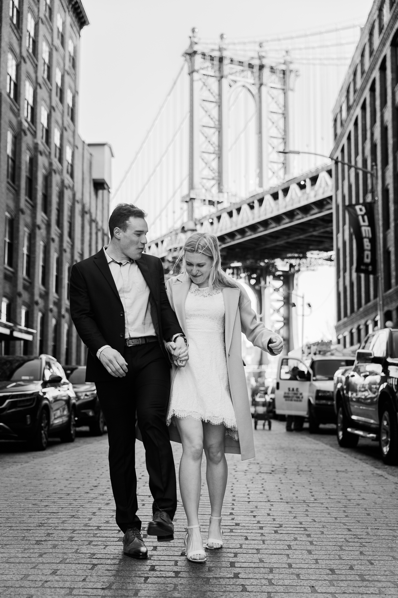 Elegant Brooklyn Bridge Engagement Photos in Late Fall