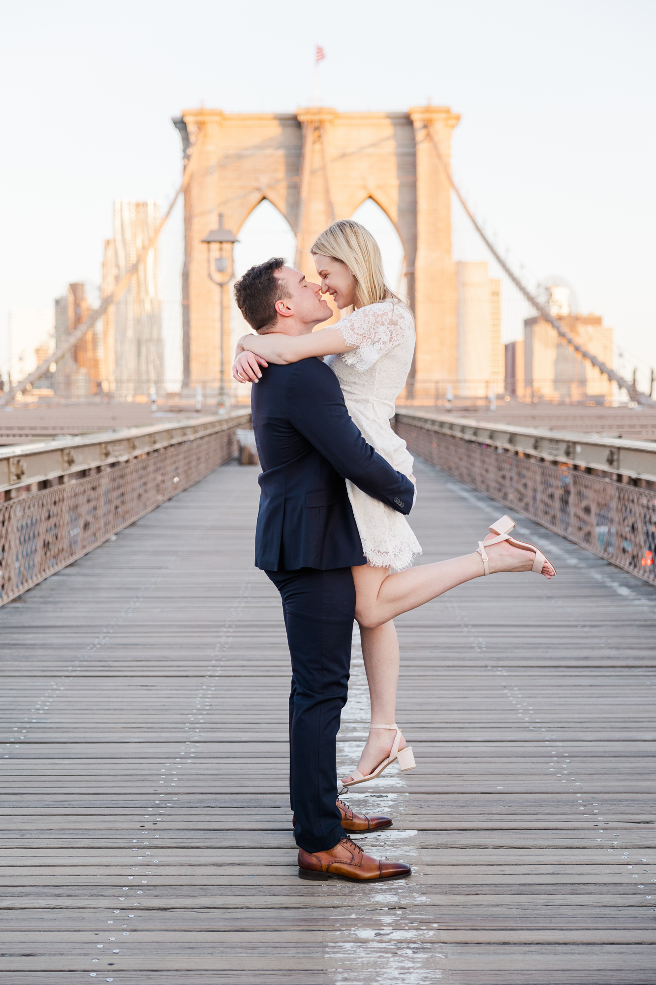 Timeless Brooklyn Bridge Engagement Photos in Late Fall