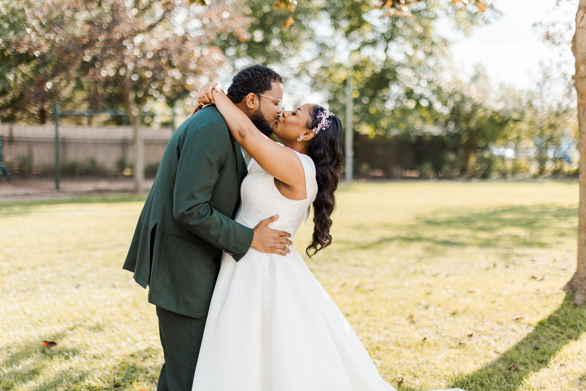 Charming New Jersey Wedding Photos at Edgewood Country Club in Fall